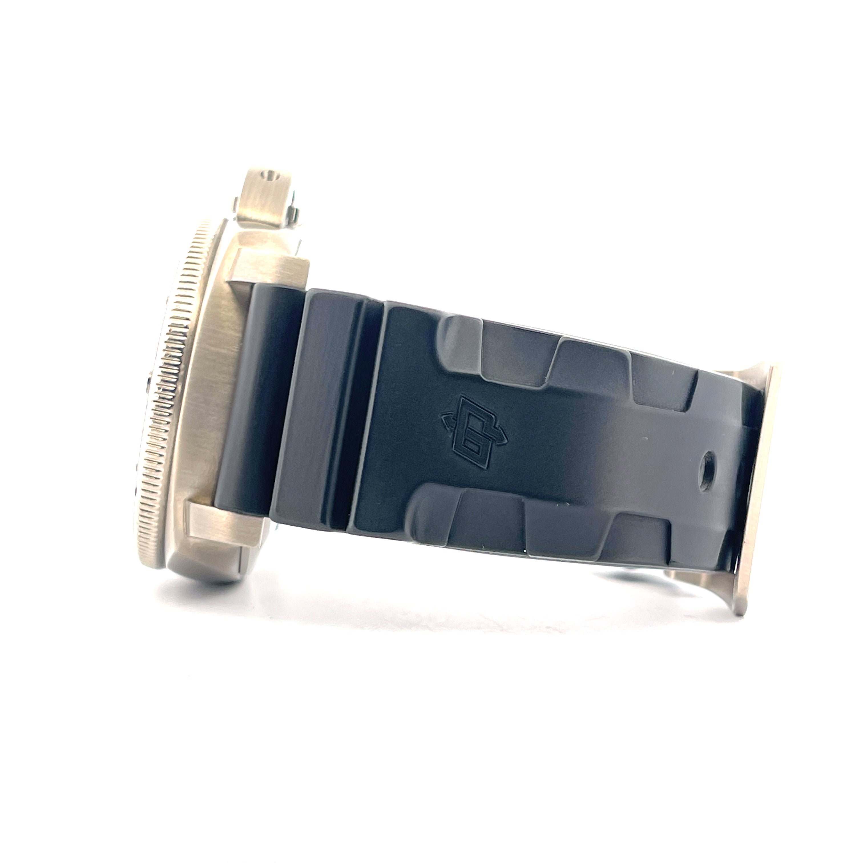 Luminor Submersible 1950 Titan PAM 00389 / Full Set / 2nd Strap / -2015-