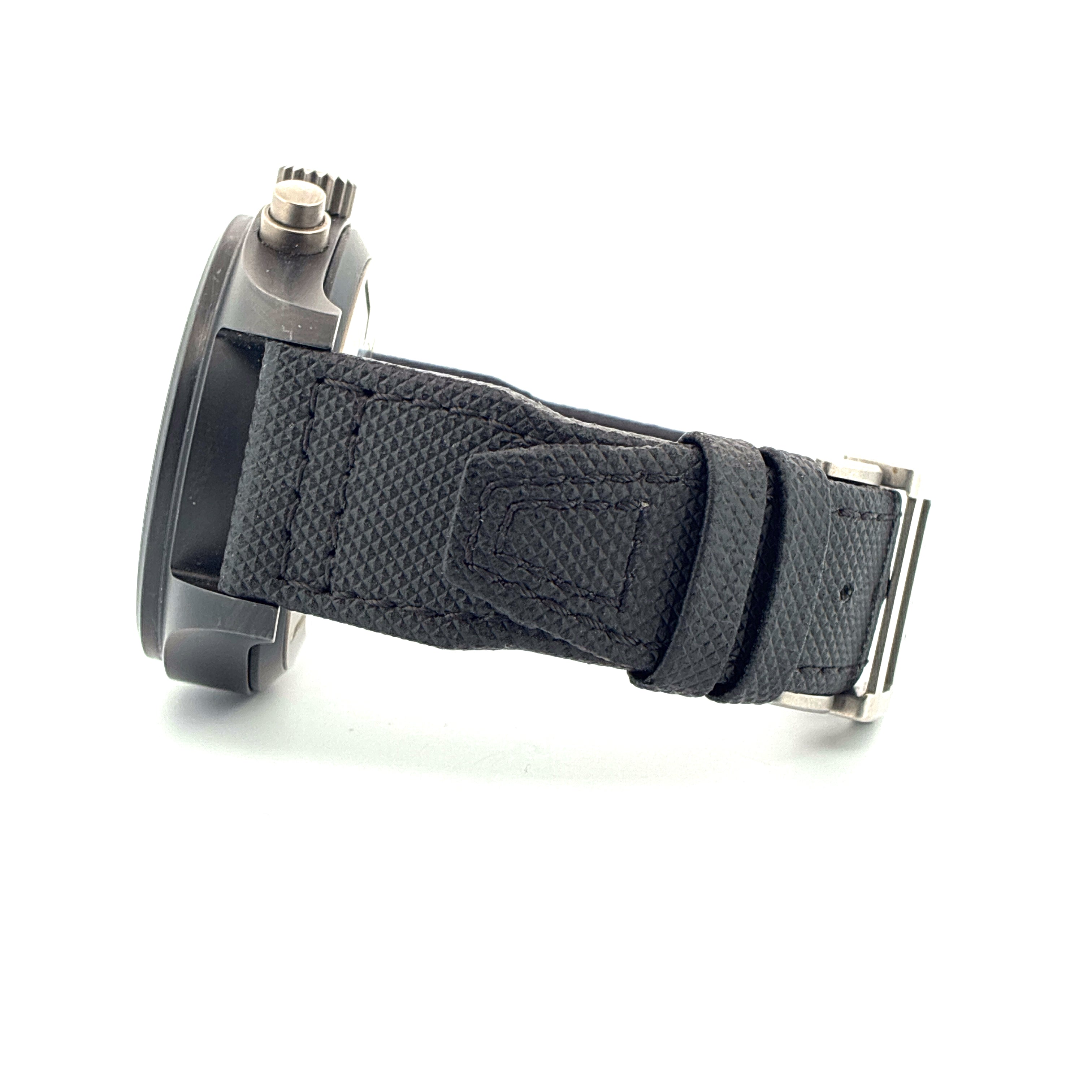 IWC Fliegeruhr Chronograph Top Gun Keramik mit schwarzem Armband im Detail