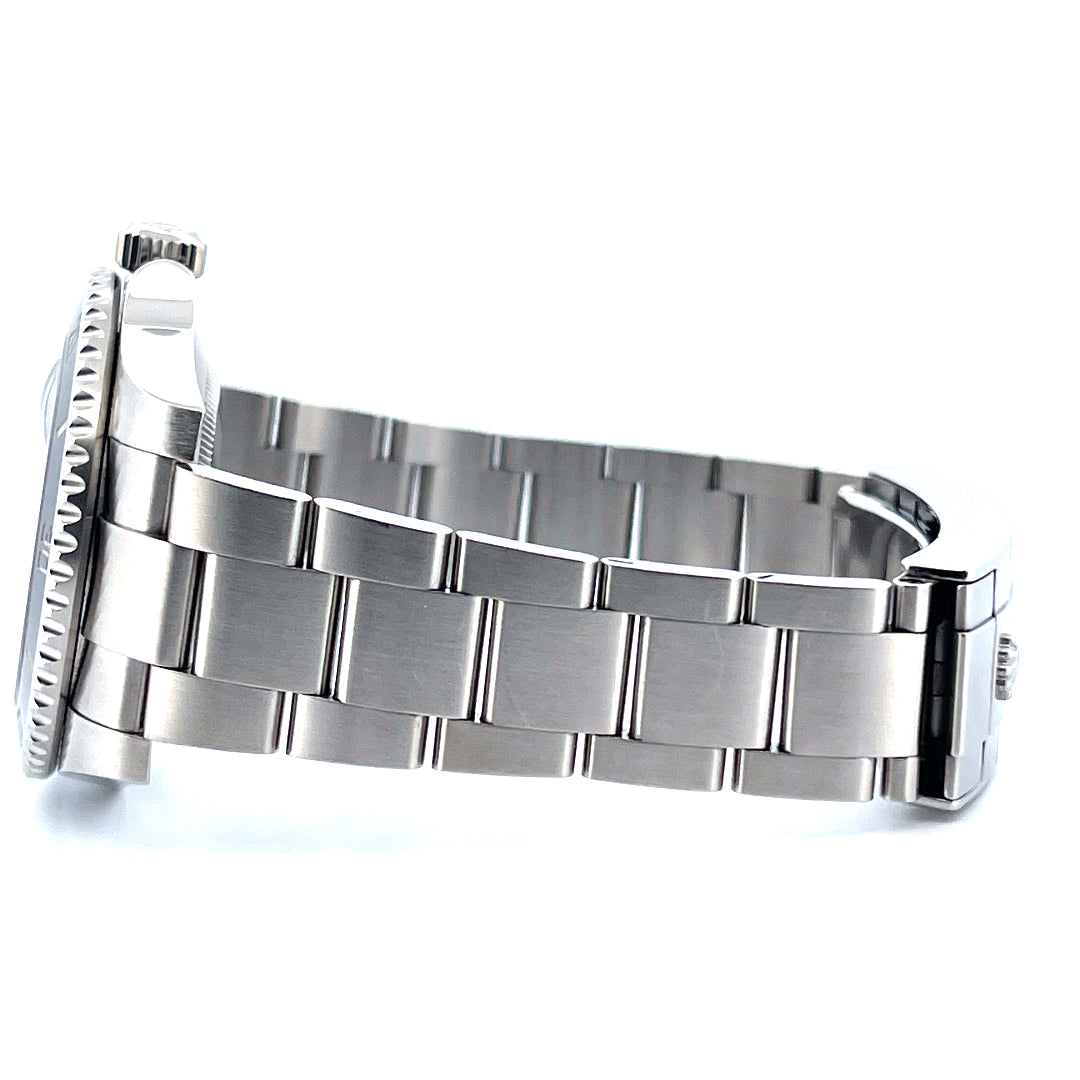 Submariner Date 116610LN / Box and Papers / -2019-