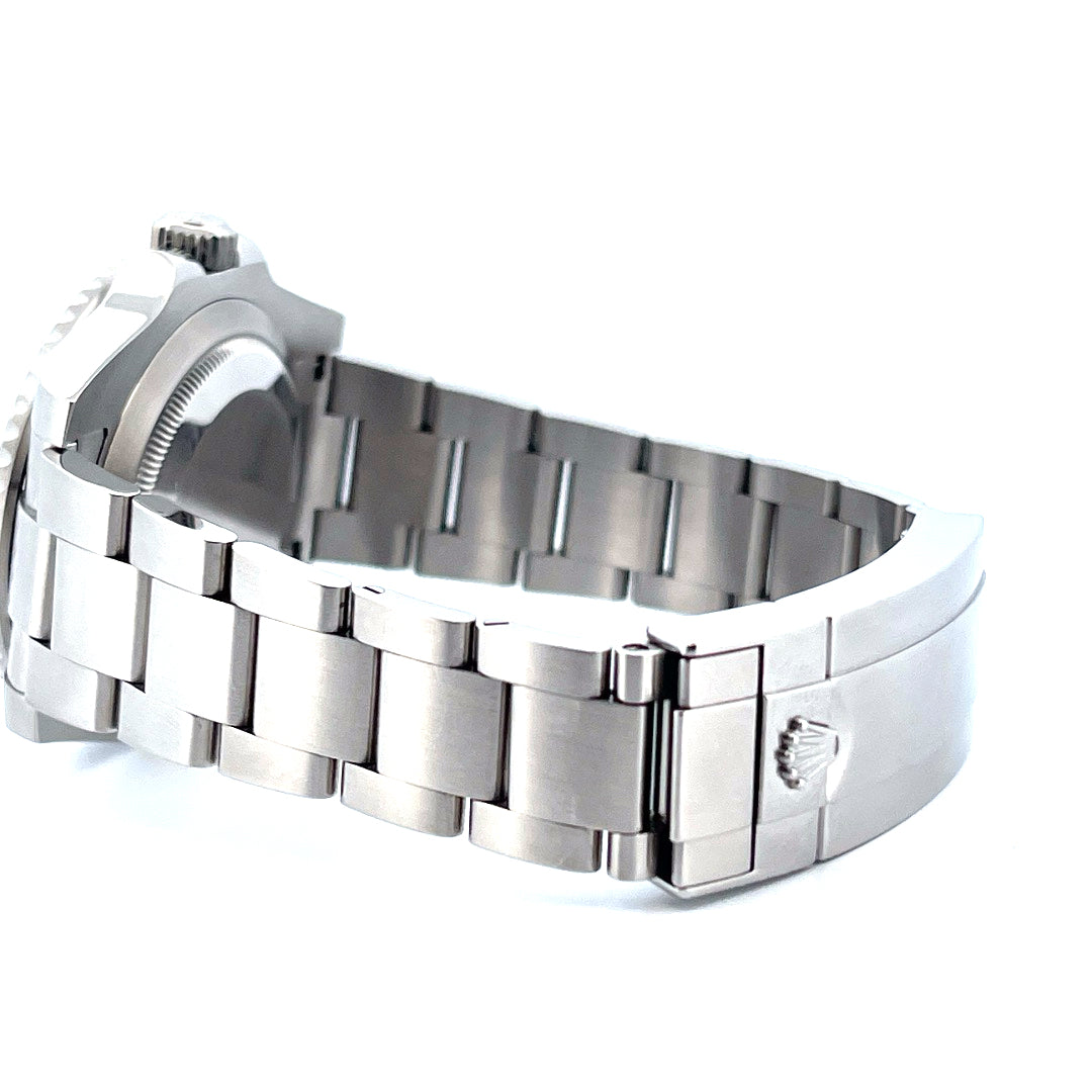 Submariner Date 116610LN / Box and Papers / -2019-