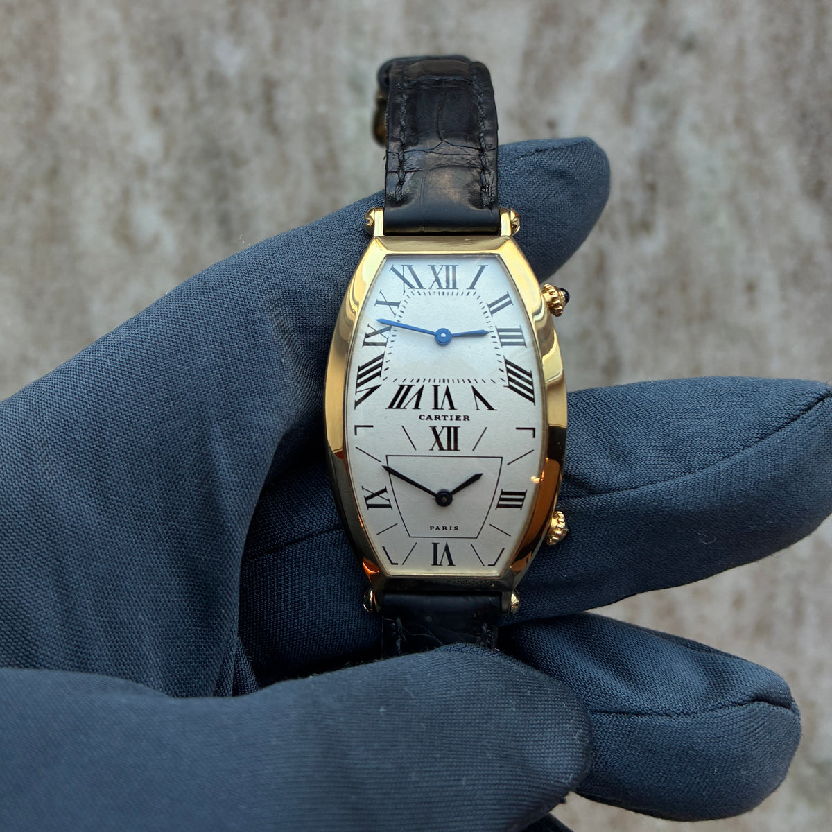 Tonneau / Paris / vintage Dial / Dual Time /  Cartier Service 2026 / very rare