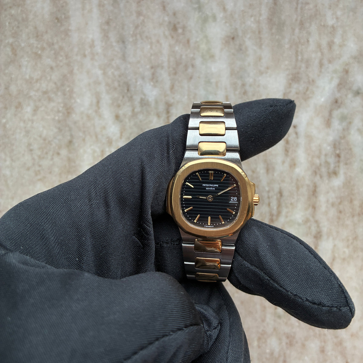 Nautilus / very rare / Sigma dial / Bicolor / Papers / 1986