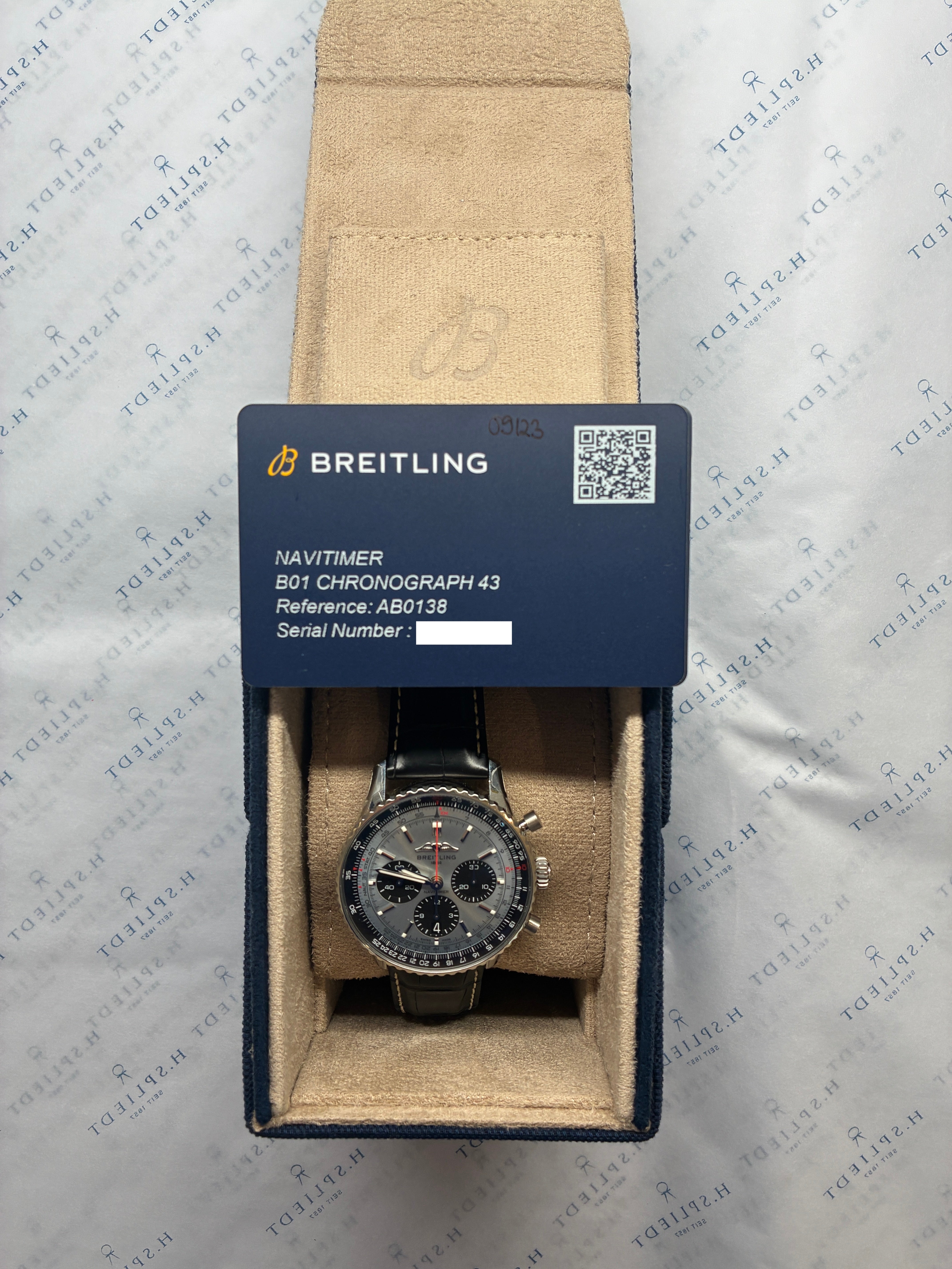 Breitling - Navitimer 1 B01 Chronograph 43 / Ice Dial / very good condt. / leather strap / Full-Set 2023 - [product_sku]