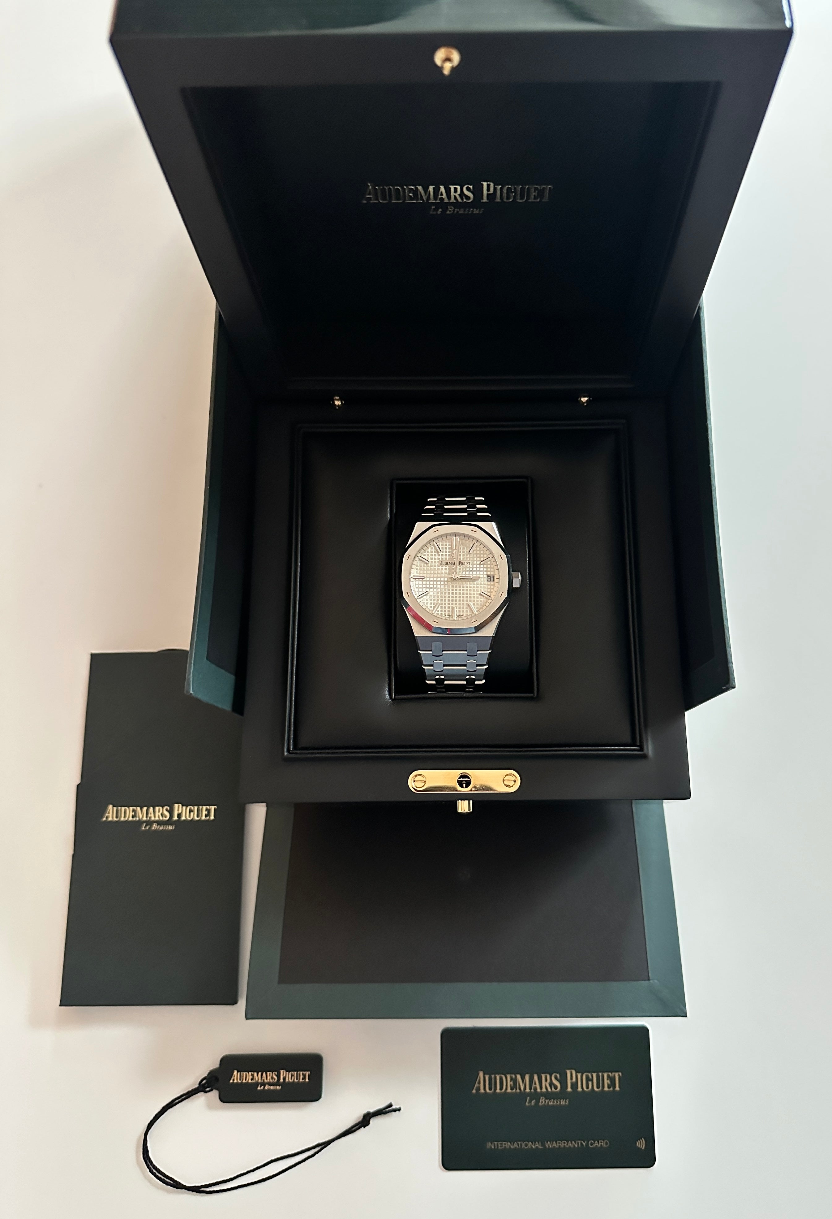 Audemars Piguet - Audemars Piguet Royal Oak 15500ST White Dial - Juwelier Spliedt