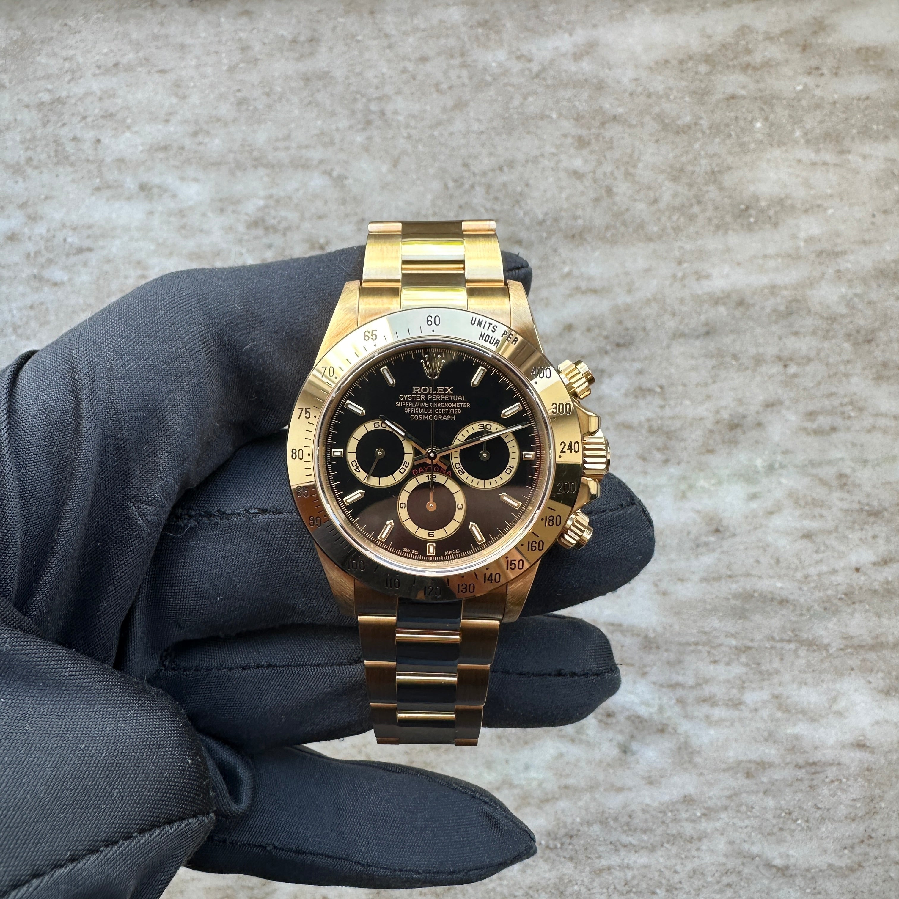 Rolex - Daytona Yellowgold 18 kt Ref.16528 Black Dial / Premium Set / very good Condition / LC100 / 1998 - [product_sku]