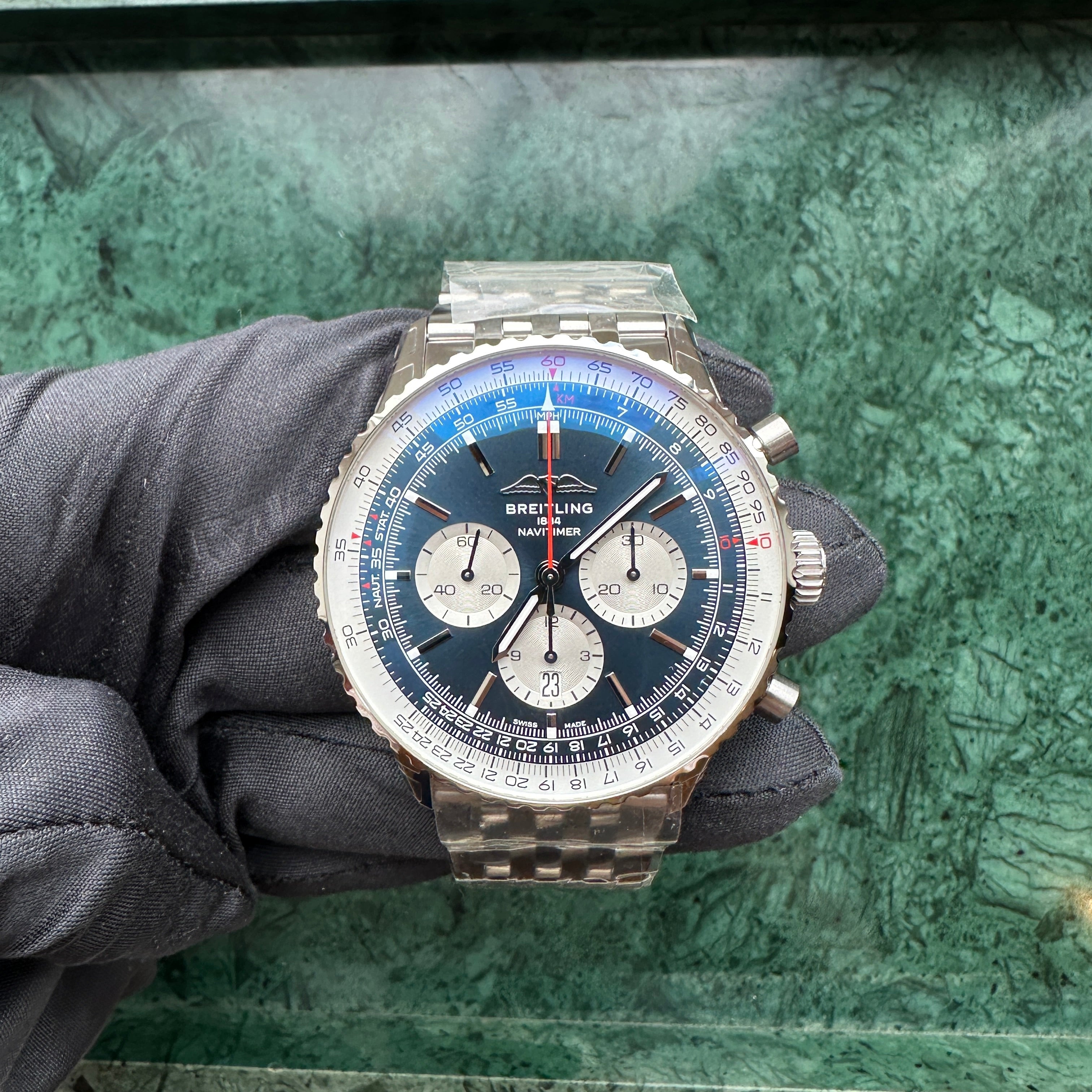 Navitimer B01 Chronograph 46 Blue Dial / Steel Bracelet / unworn / Full Set / 2025