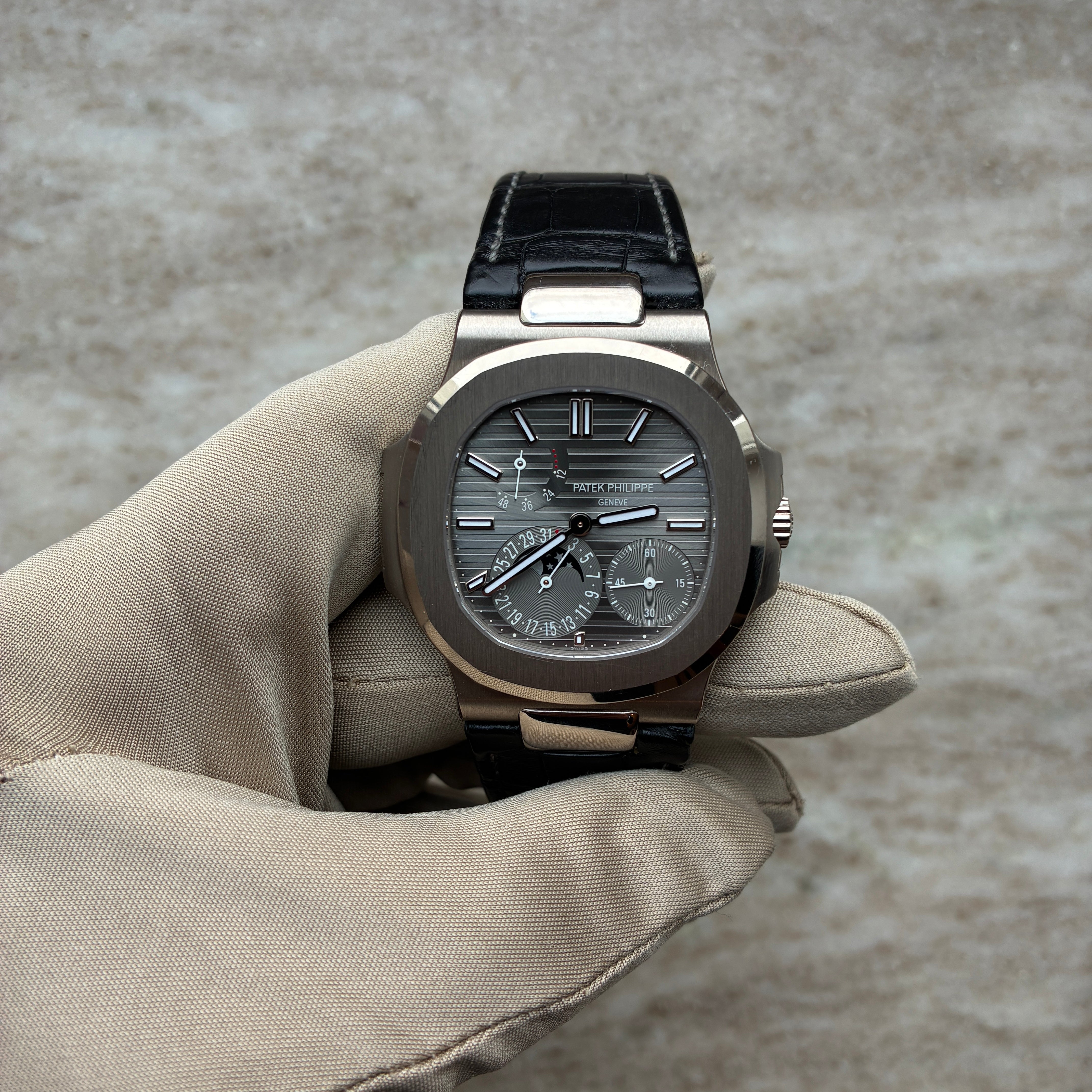 Patek Philippe - Nautilus / Whitegold / Box & Papers / 2020 - [product_sku]