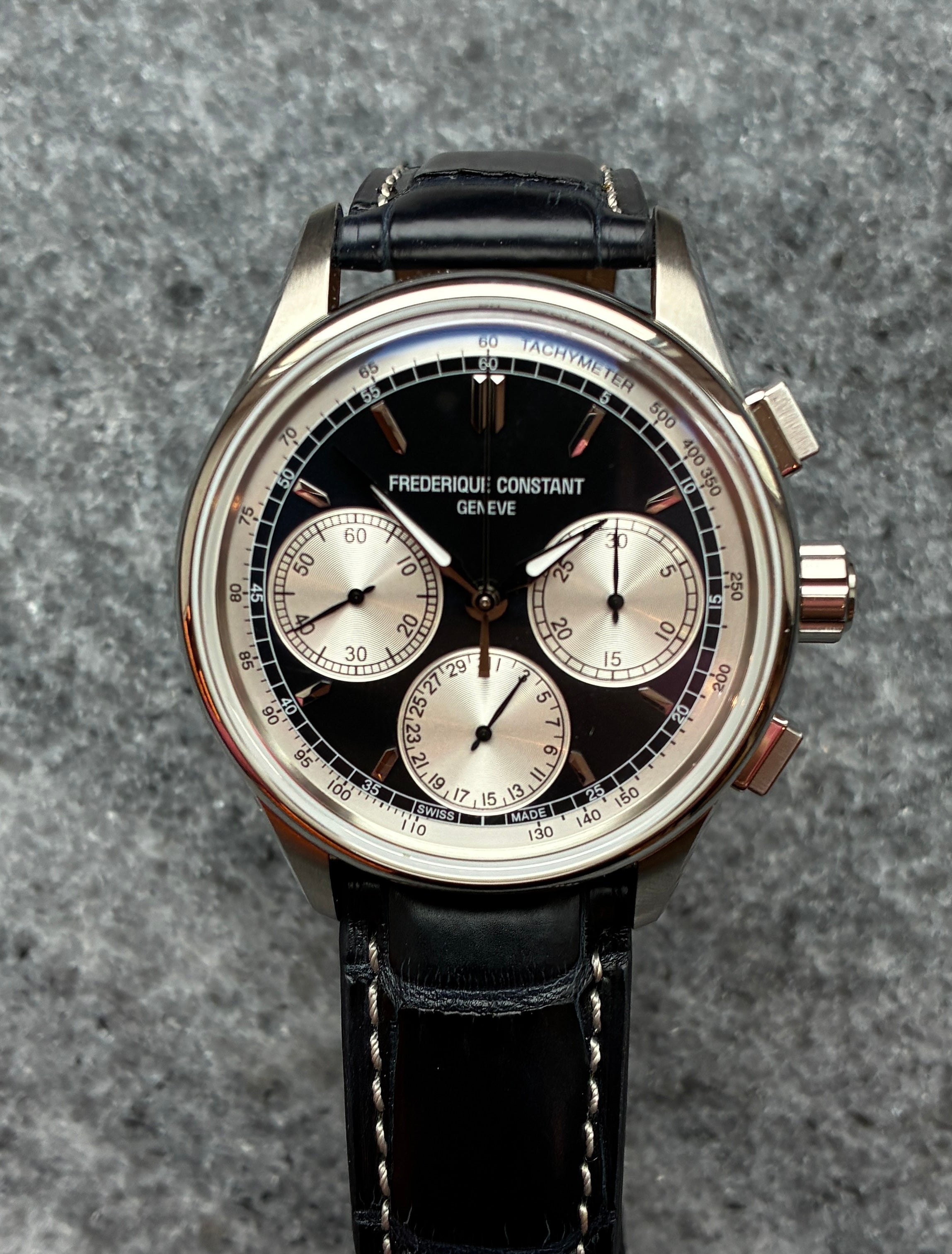Frederique Constant Manufacture Flyback Chronograph Edelstahl Automatik mit schwarzem Zifferblatt und Lederarmband