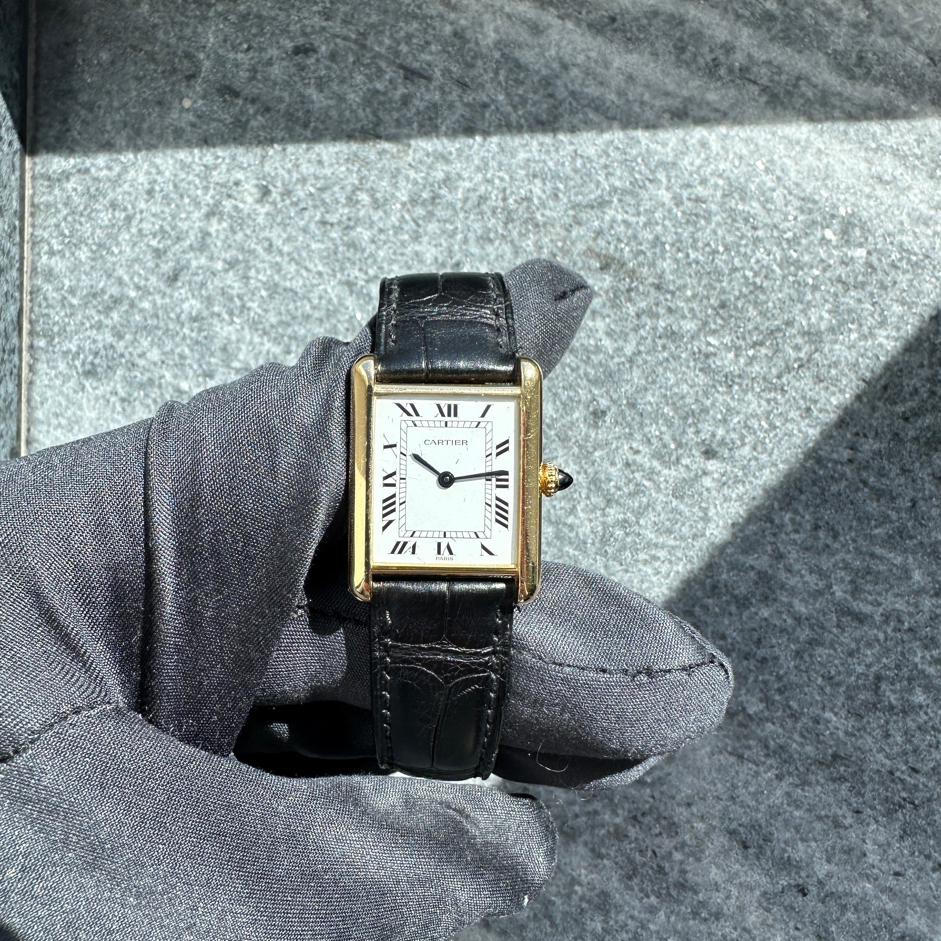 Cartier - Tank Louis "Paris Dial" 18kt Yellowgold / Handwinding / Folding Clasp / very good Condition - [product_sku]
