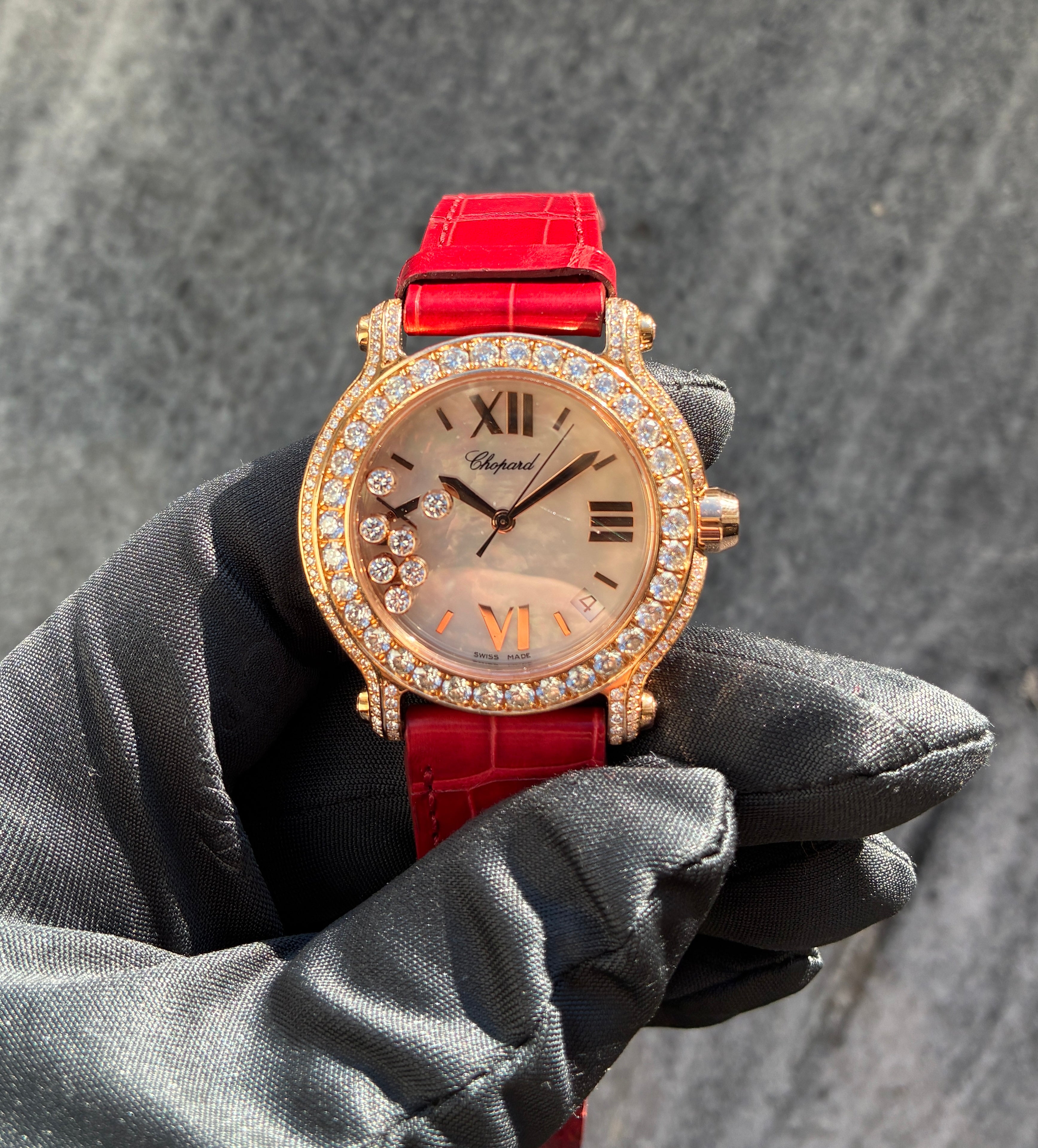 Happy Sport Quarz / MOP Dial / Diamonds / Red Gold / very rare / Box / Certificate of authenticity / Retail price EUR 74.000,00
