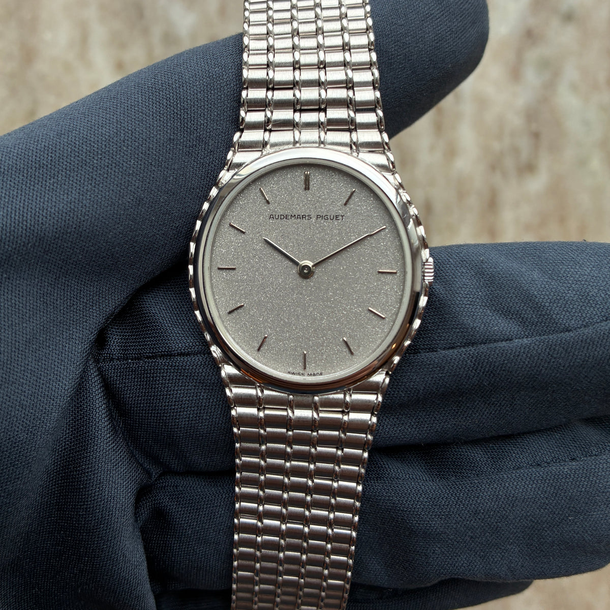 Bamboo Oval "Cobra" / Whitegold / very rare / vintage / Box / 70g / 17cm Wristsize / Ultra thin movement / 1985