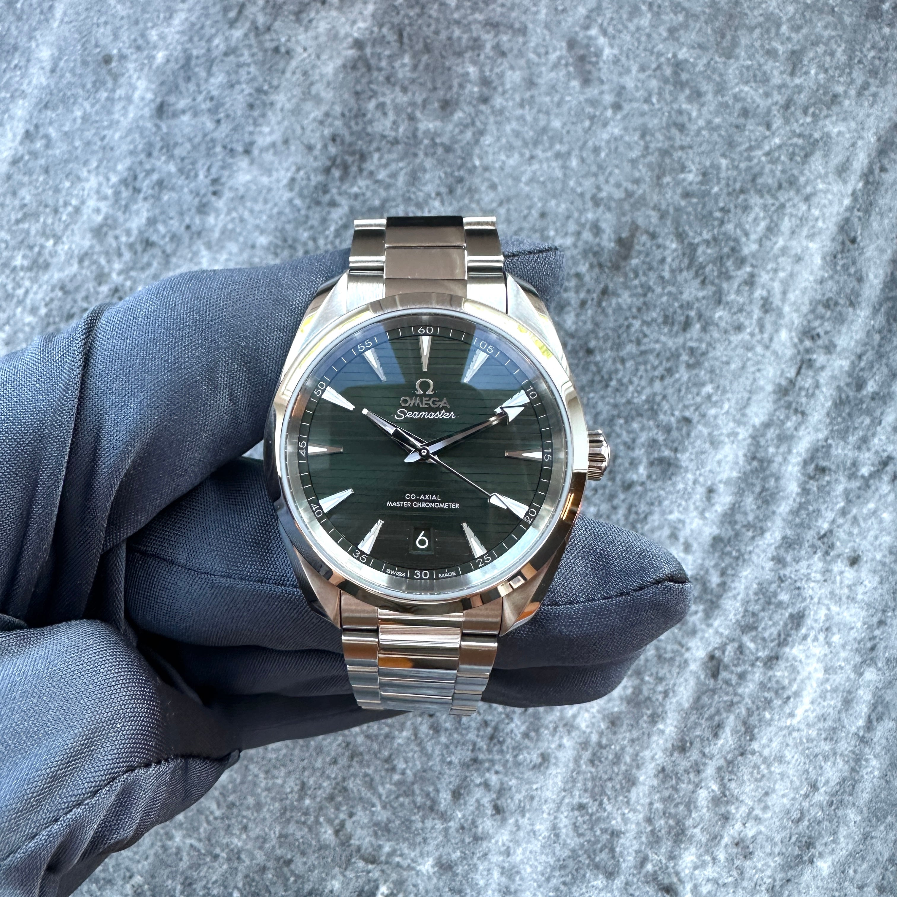 Aqua Terra 38 mm Green / perfect Condition / Full Set / 2 more Straps incl. Clasps / Germany 2026