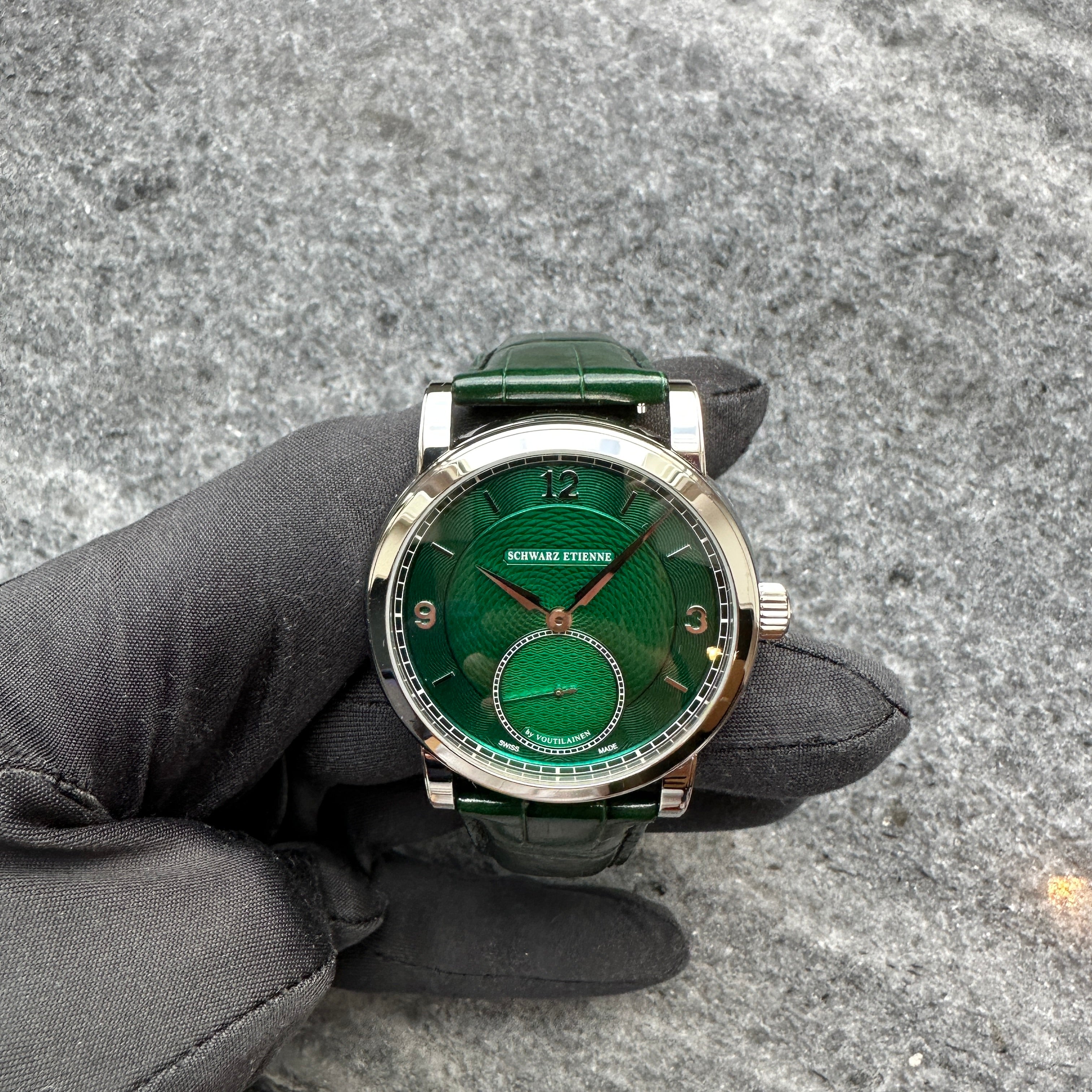 Roma Synergy by Kari Voutilainen "Evergreen" x Oster Jewelers 1 of 8 Limited Edition / Full Set / Silver Dial / Folding Clasp / very rare / premium Condition / 2022