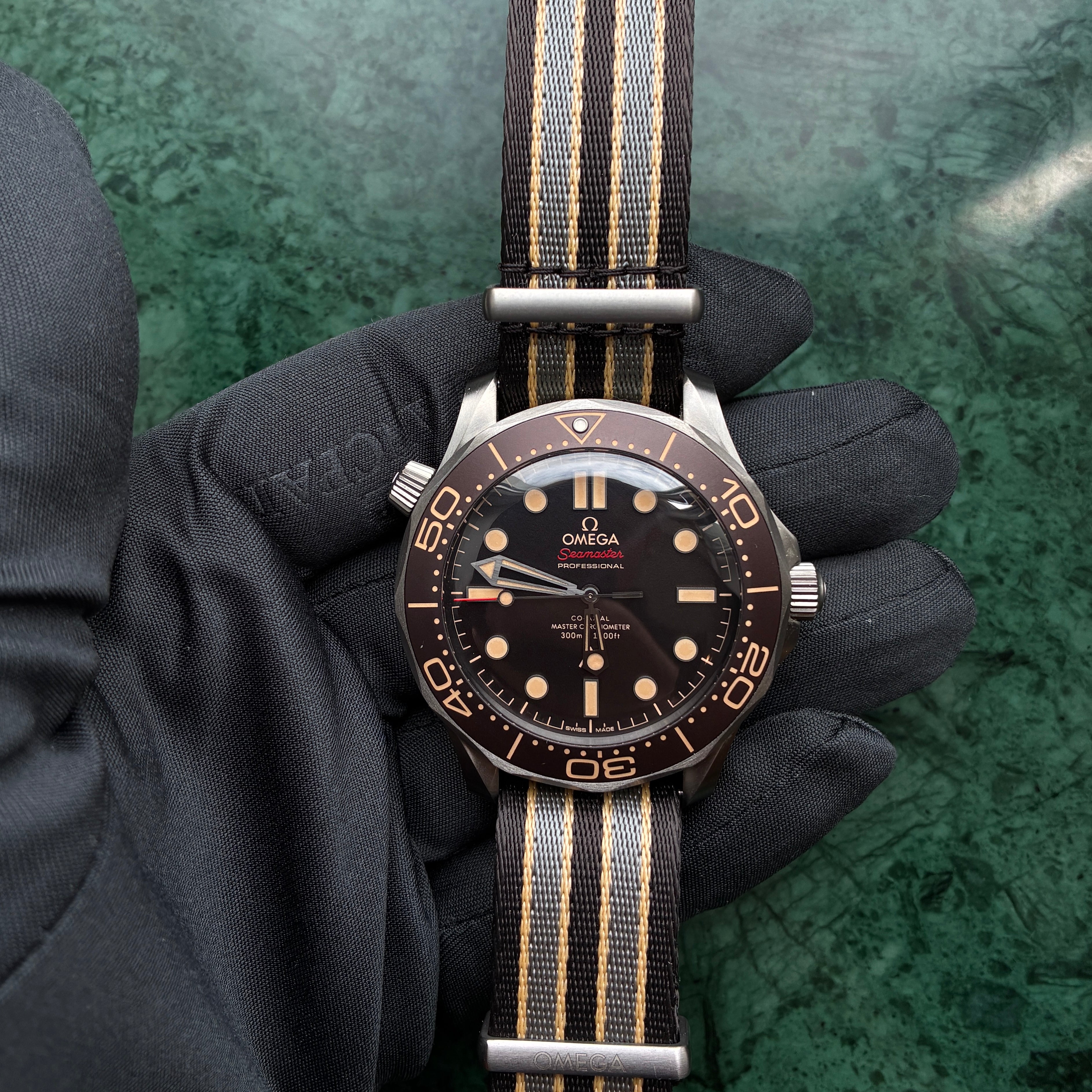 Seamaster Diver 300 M 007 James Bond / very good condt. / Box & Papers / 2021