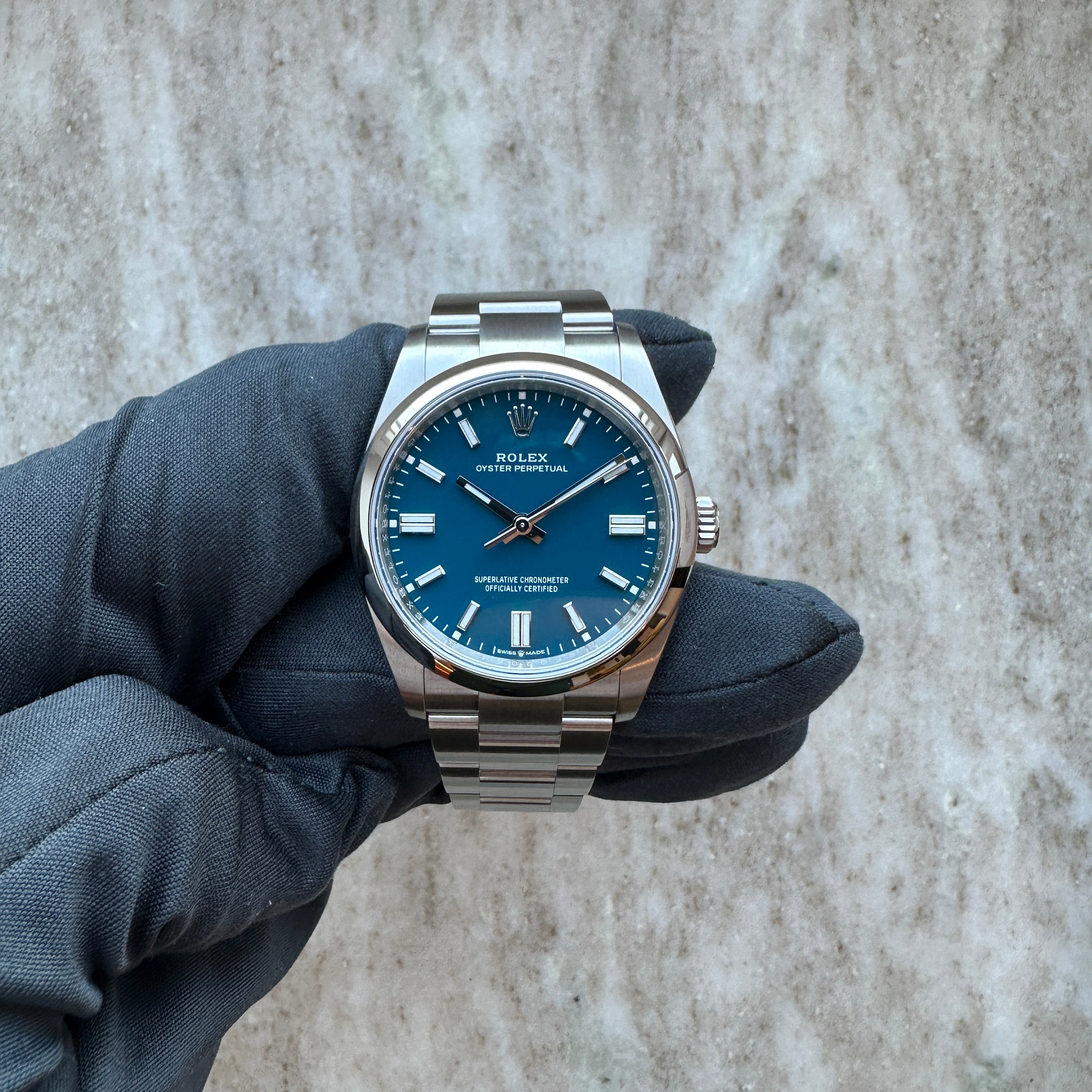 Rolex - Oyster Perpetual 36 126000 New Blue Dial / Box and Paper + Invoice / perfect Condition / 2025 - [product_sku]