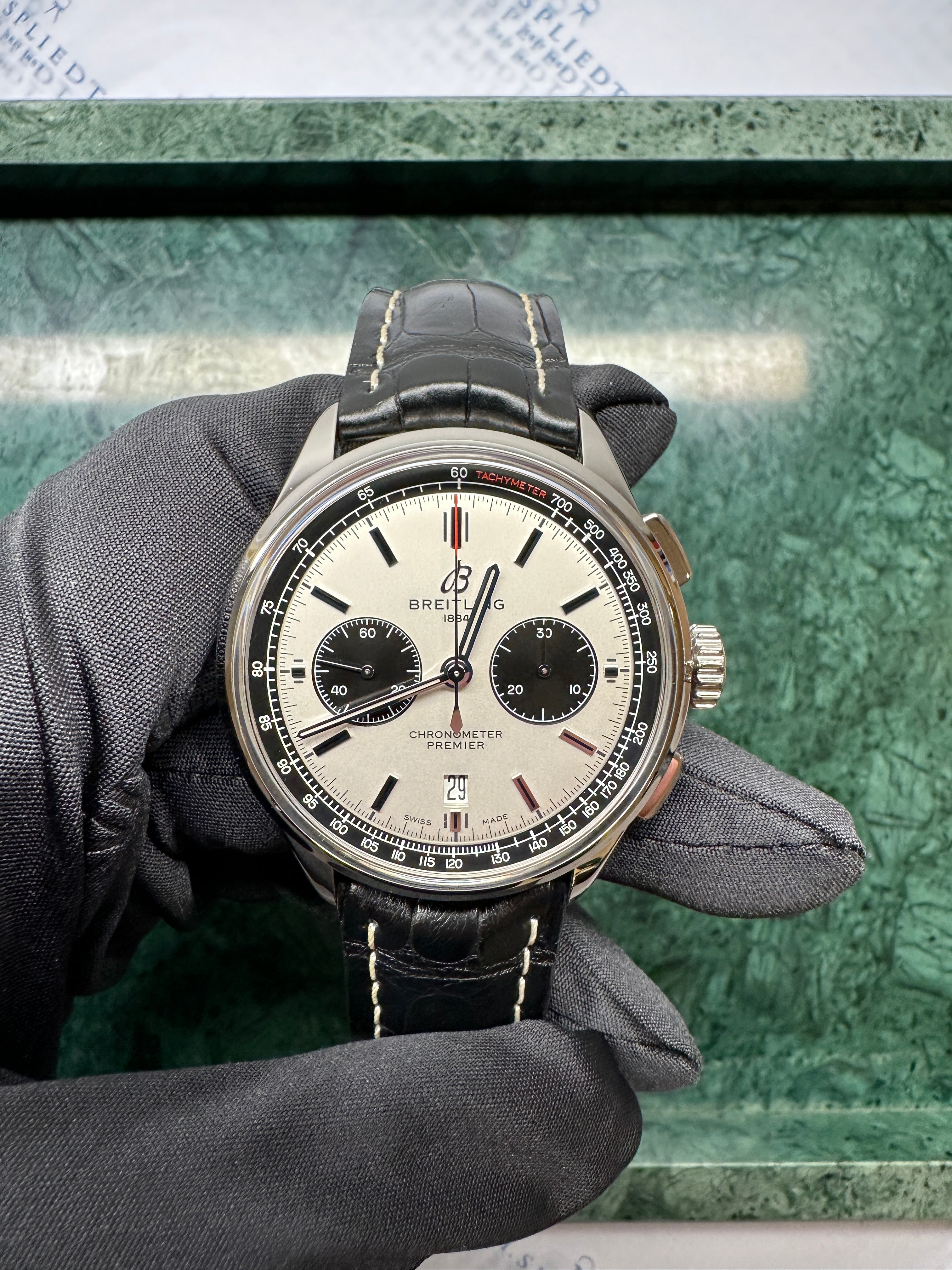 Premier B01 Chronograph 42 Panda / Full Set / 2020