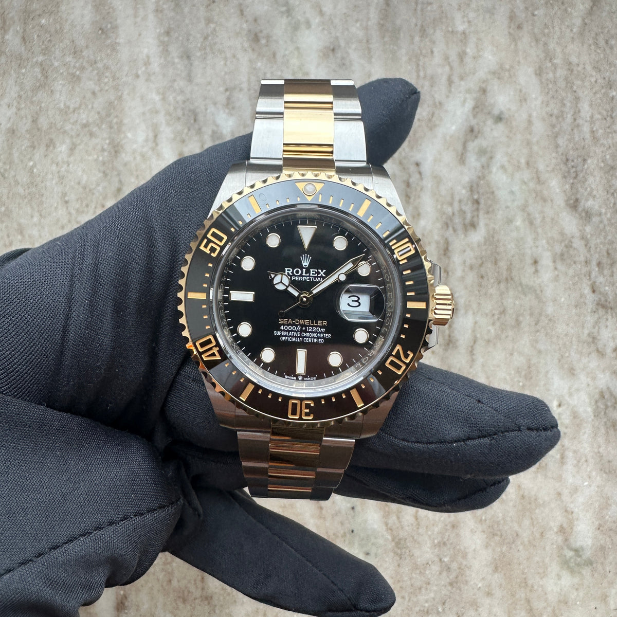 Sea-Dweller Black Dial Two Tone / Premium Full Set incl. Invoice / 2020
