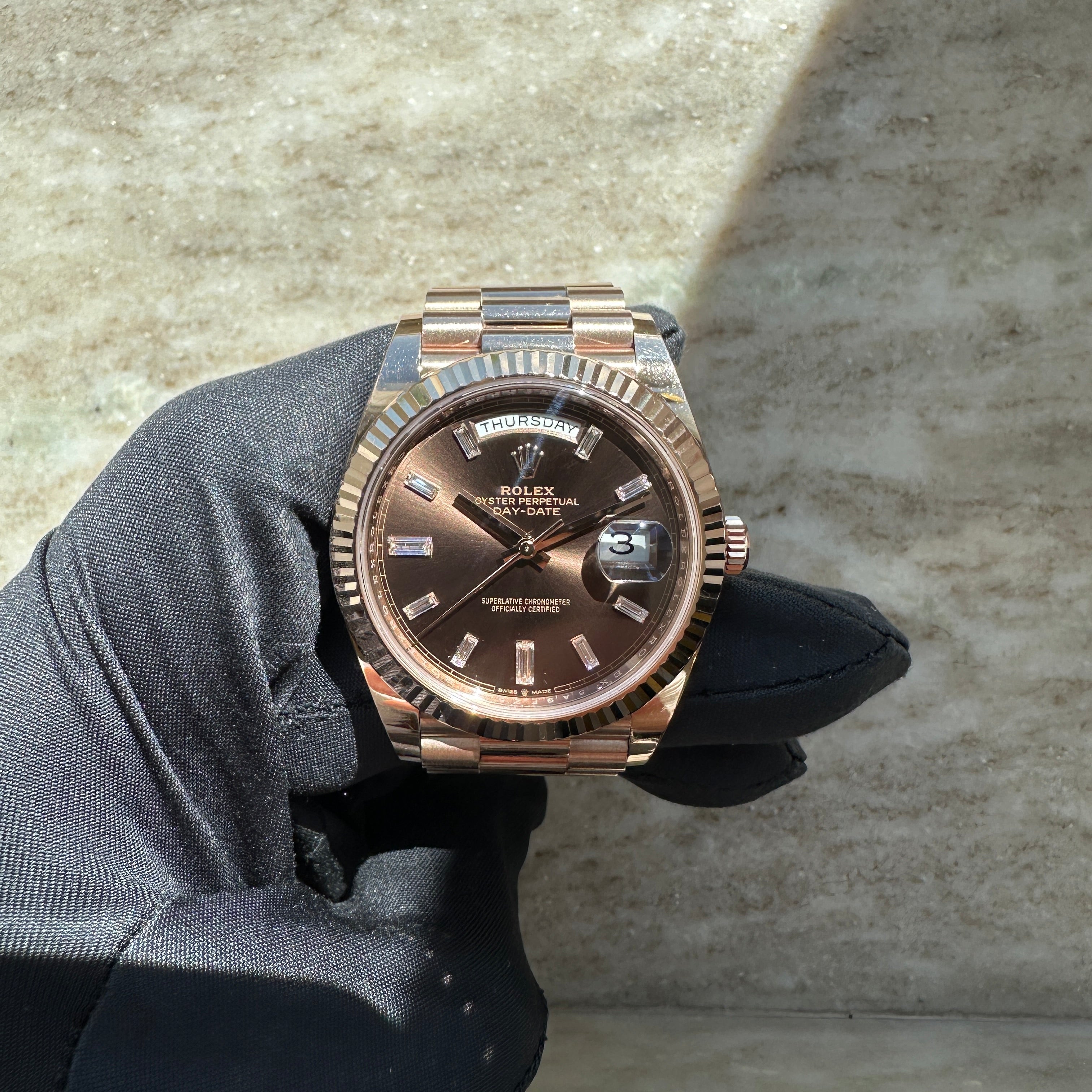 Rolex - Day-Date 40 / Roségold / Chocolate Dial / Baguette / Full-Set / 2022 - [product_sku]