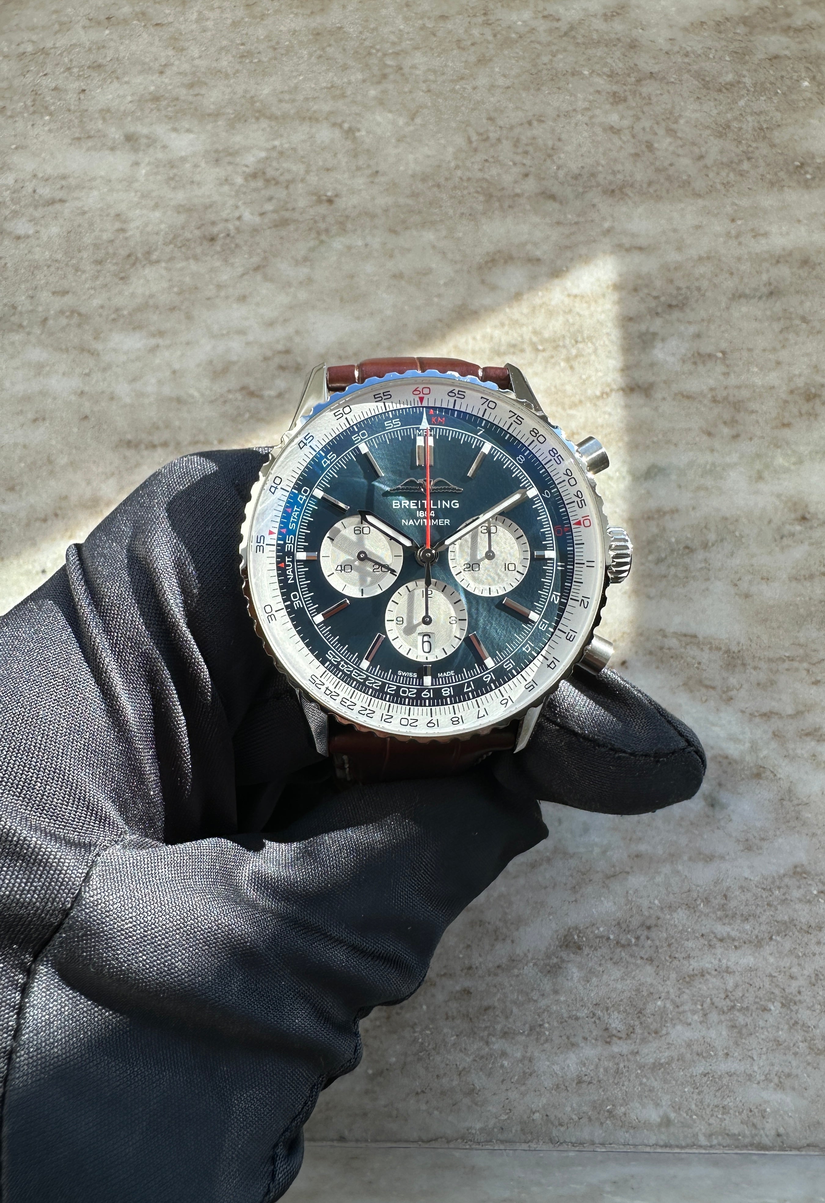 Navitimer B01 Chronograph 46 / New Leather Strap / Blue Dial / Full-Set - 2020-