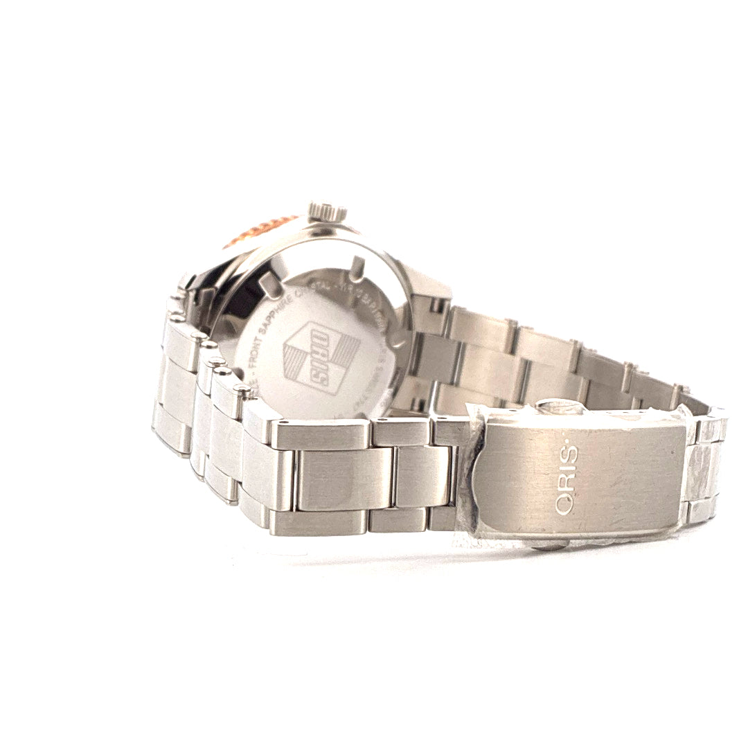 Oris Divers Sixty Five Edelstahlarmband und Gehäuse aus der Seitenansicht