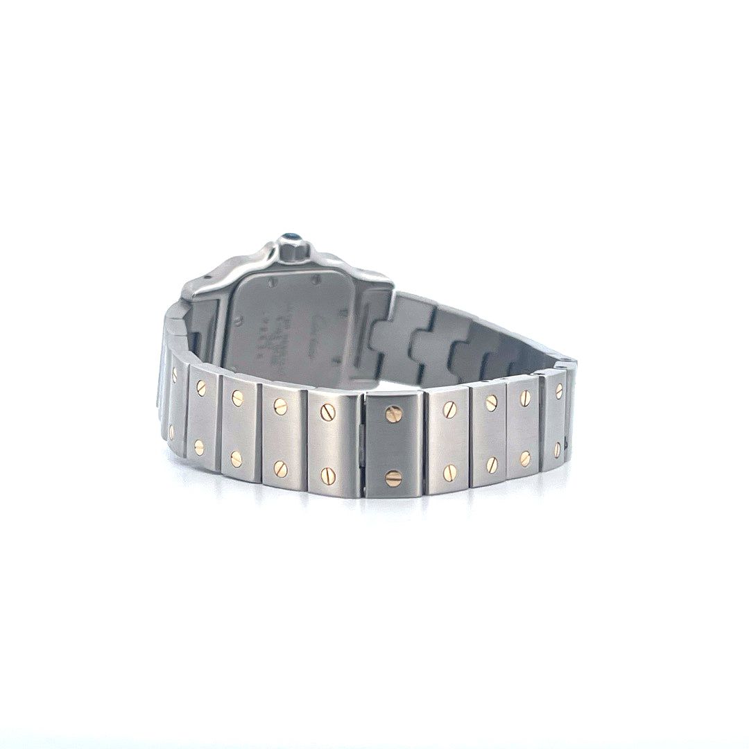 Cartier Santos Galbée aus Stahl und Gelbgold, Seitenansicht des Armbands mit goldfarbenen Schrauben