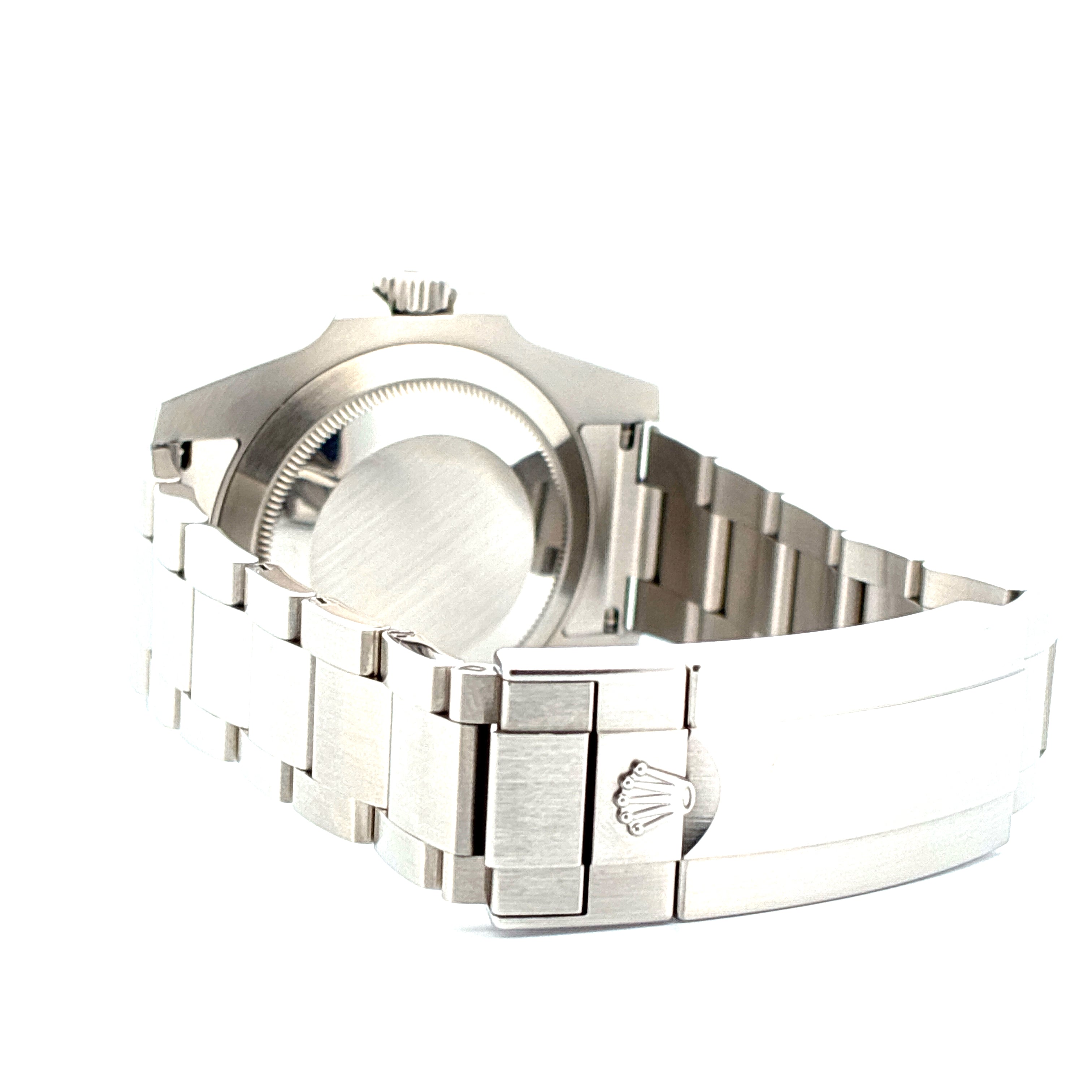 Rolex Submariner Hulk Rückseite mit Stahlarmband und Schließe auf weißem Hintergrund