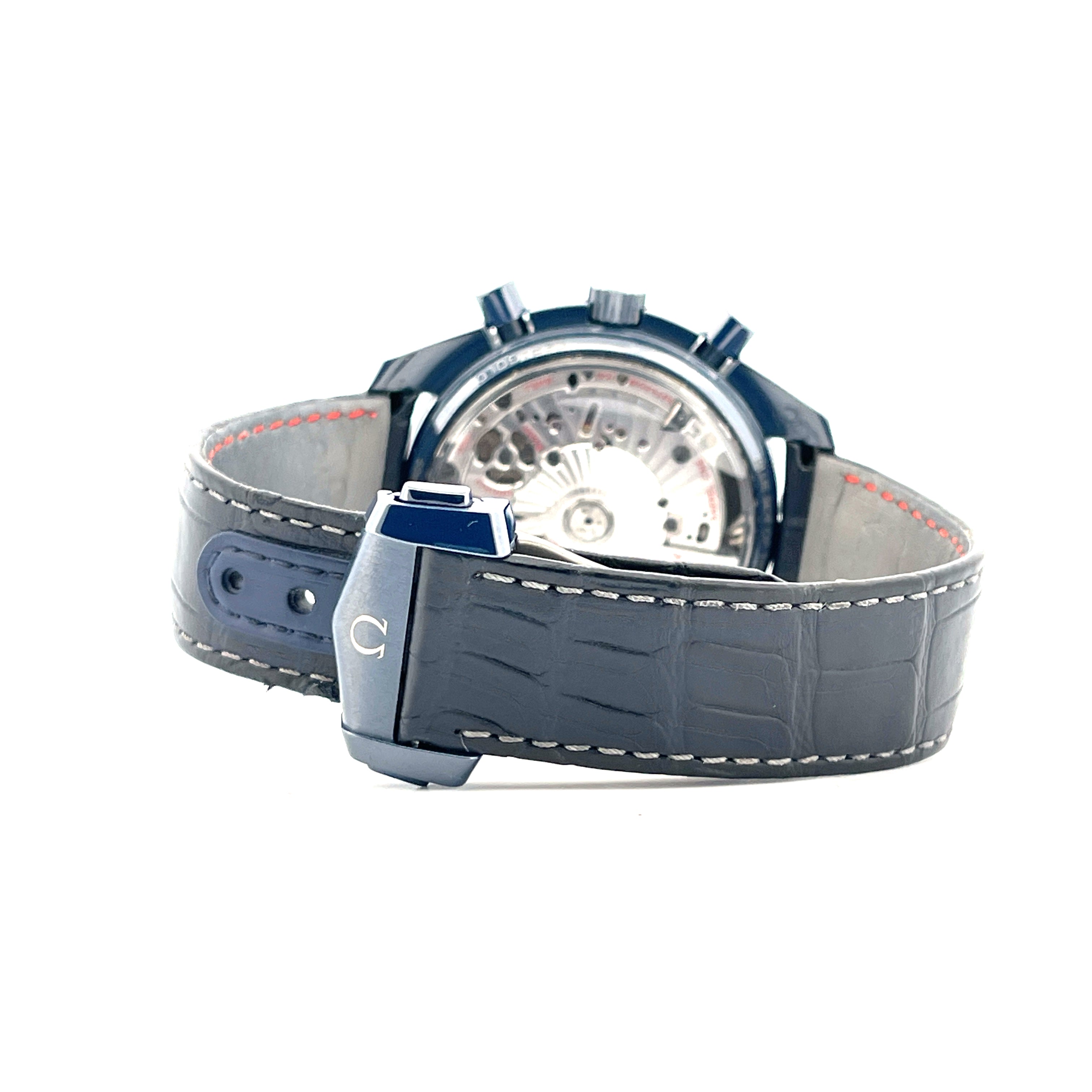 Omega Speedmaster Moonwatch Rückseite Keramik Gehäuse blaues Kroko Armband mit Schließe