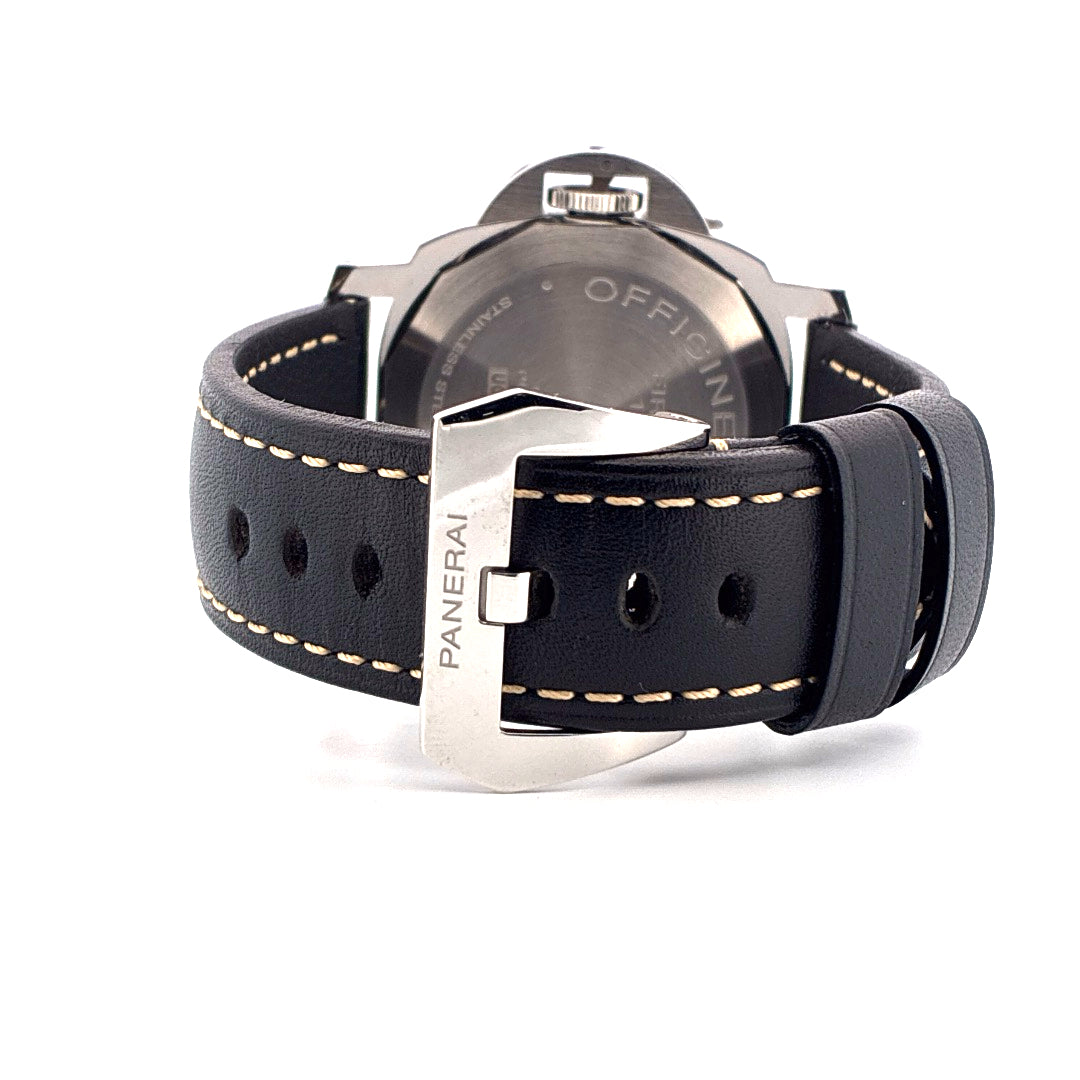 Panerai Luminor Base Logo 2018 Edelstahl Automatik mit schwarzem Lederarmband und silberner Schließe von hinten