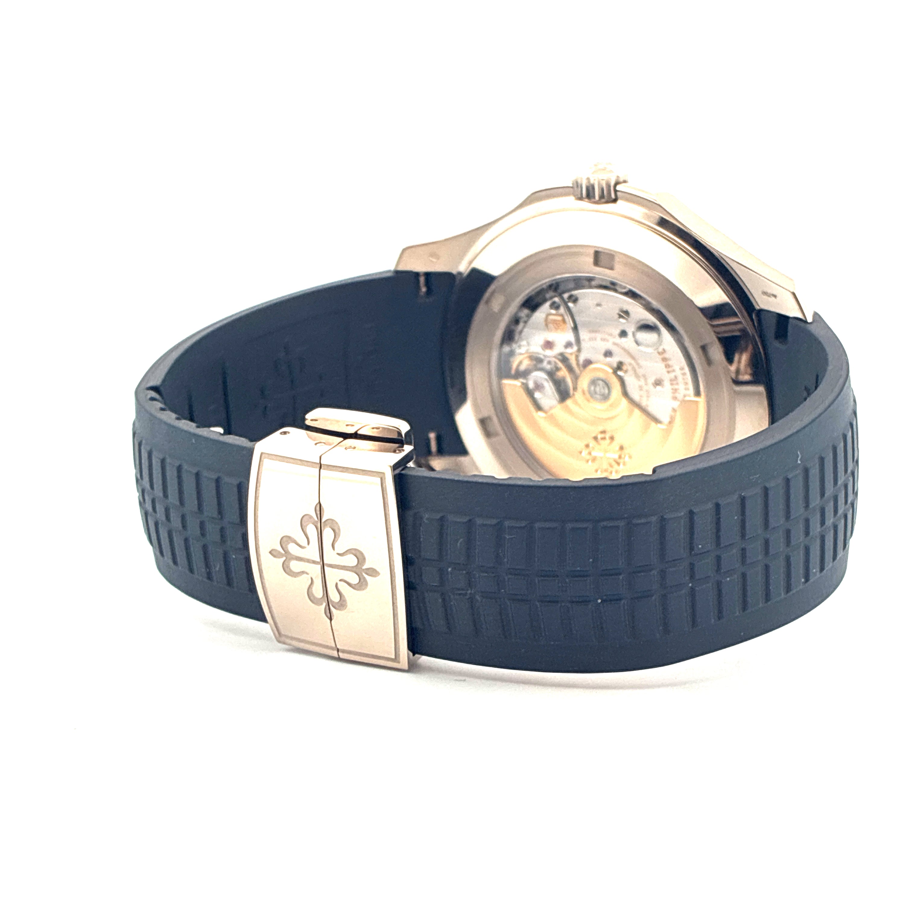 Aquanaut / Rubber Strap / White Gold / Blue Dial in Very Good Condition / Full Set / 2021