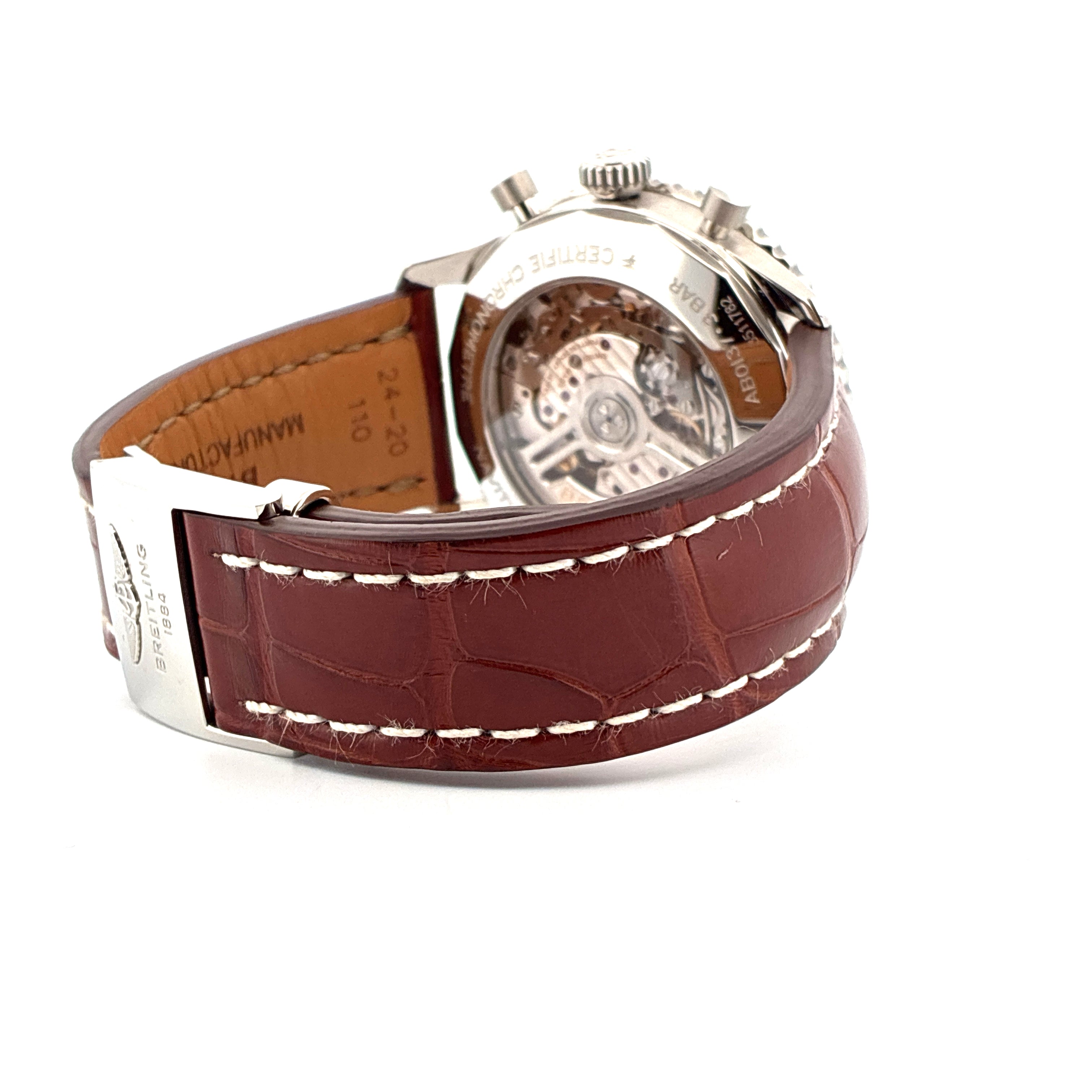 Breitling Navitimer B01 Chronograph 46 mit braunem Lederarmband und Edelstahlschließe mit Gravur