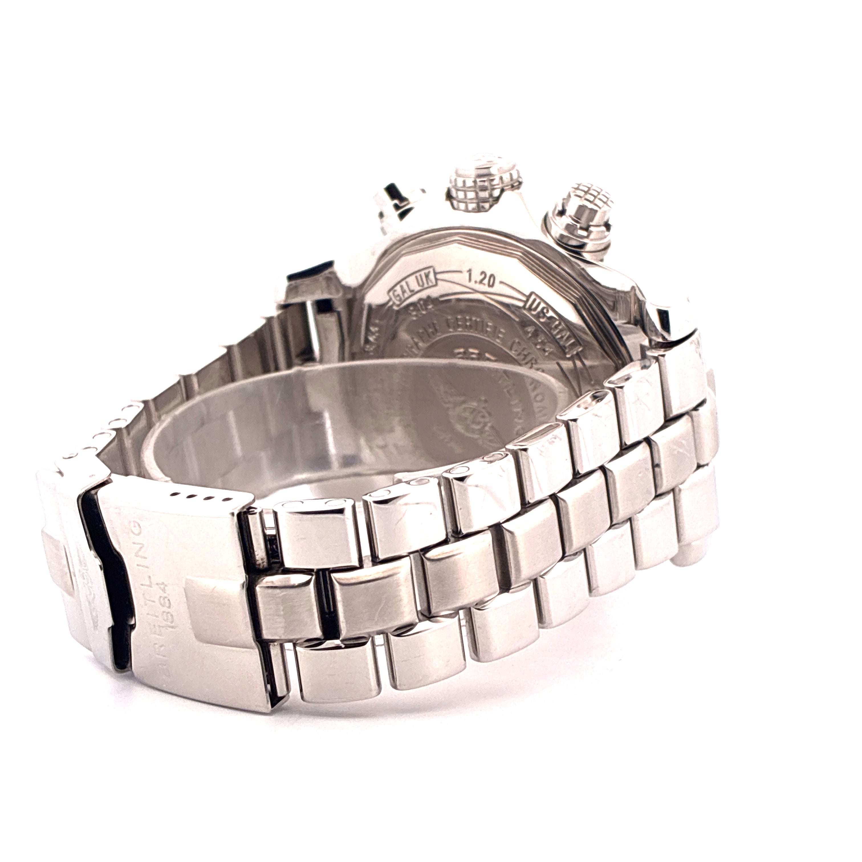 Breitling Super Avenger Stahlgehäuse mit Chronographenfunktionen und Edelstahlarmband im Detail