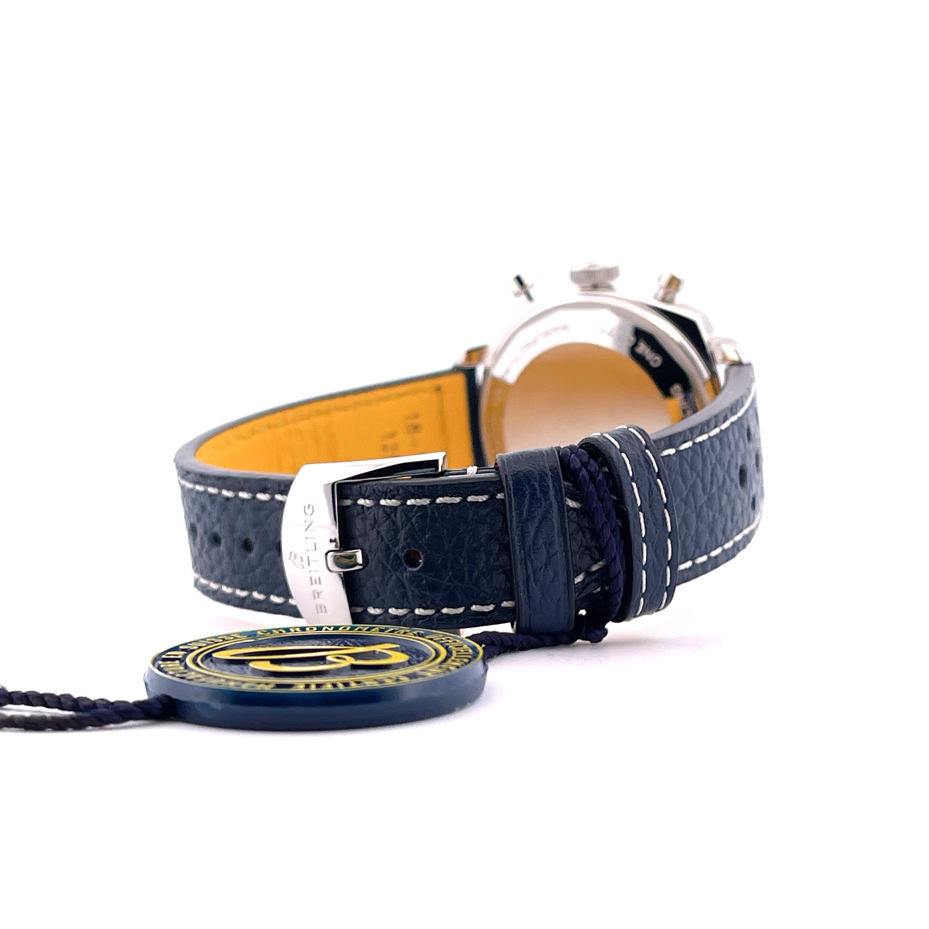 Breitling Top Time B01 Martini Racing, Rückansicht mit blauem Lederarmband und silberner Schließe