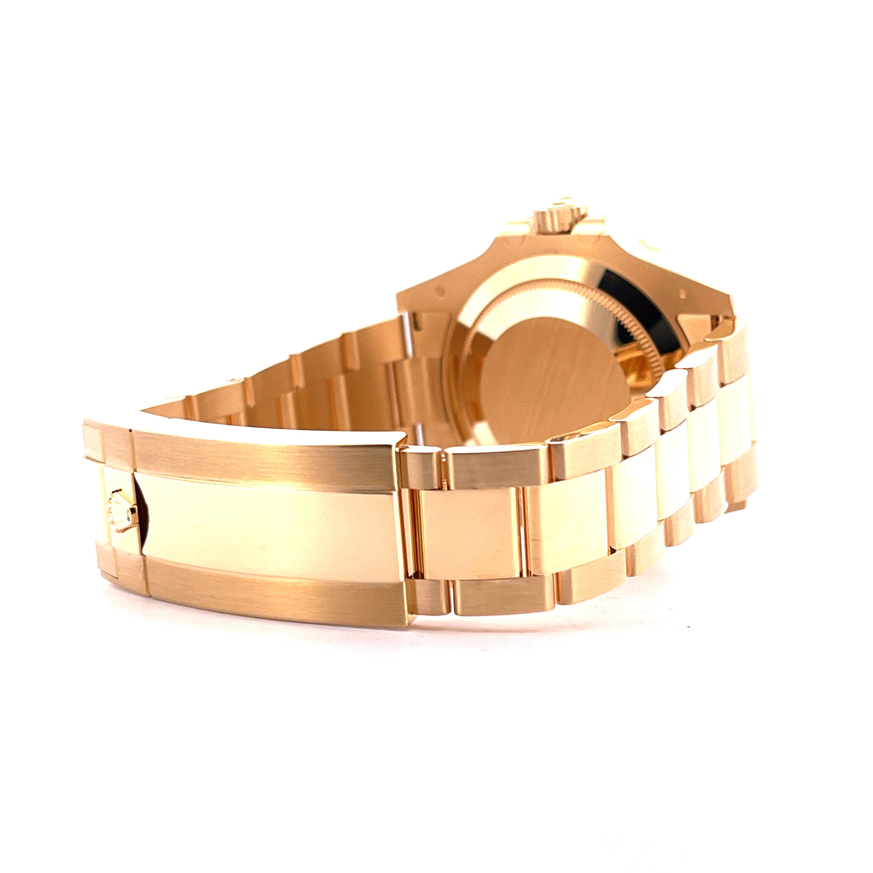 Rolex Submariner Date 126618LB Gelbgold Armband und Gehäuse in Seitenansicht auf weißem Hintergrund
