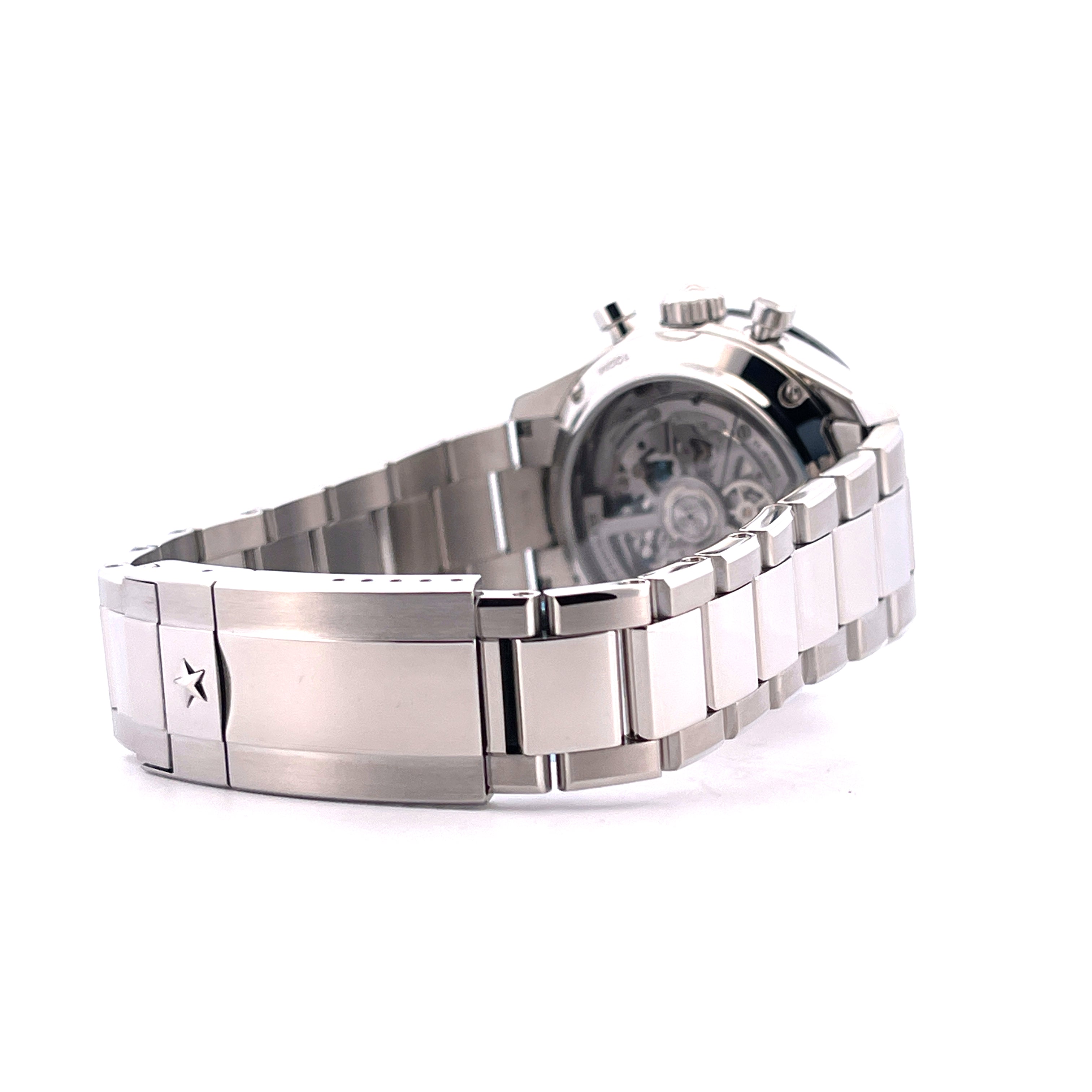 Seitenansicht eines Zenith Chronomaster Sport mit Edelstahlarmband und offenem Werk