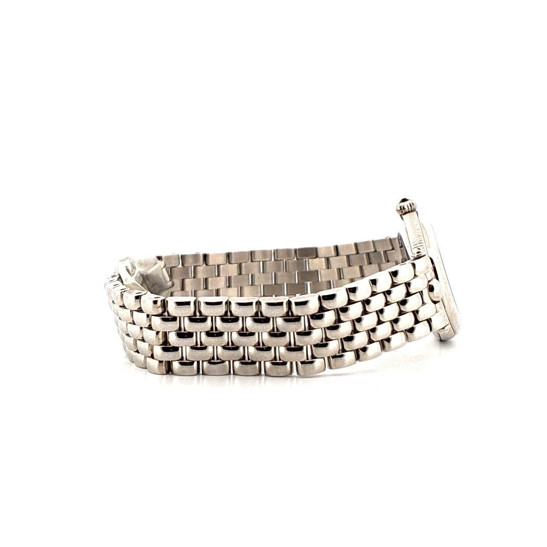 Frederique Constant Art Deco Classics Seitenansicht eines Edelstahl-Armbands und Gehäuses mit Quarzwerk