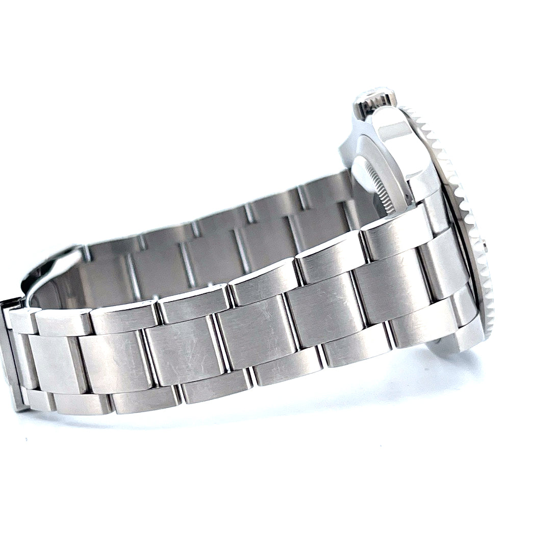 Submariner Date 116610LN / Box and Papers / -2019-