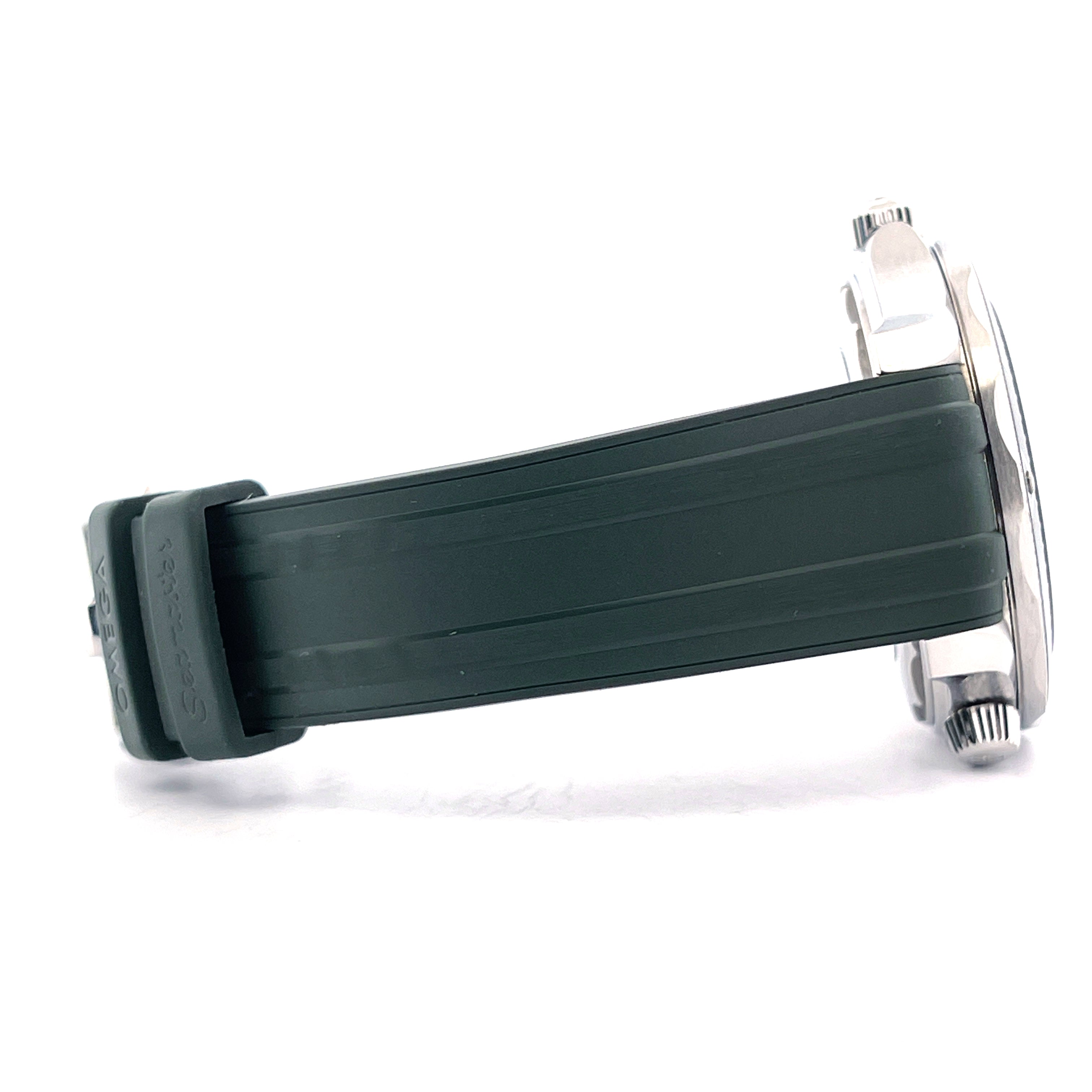 Seamaster Diver 300 M Master Chronometer DIVER 300 / Green Dial / Rubber / Box and Paper / Germany / perfect Condition / Dec. 2025