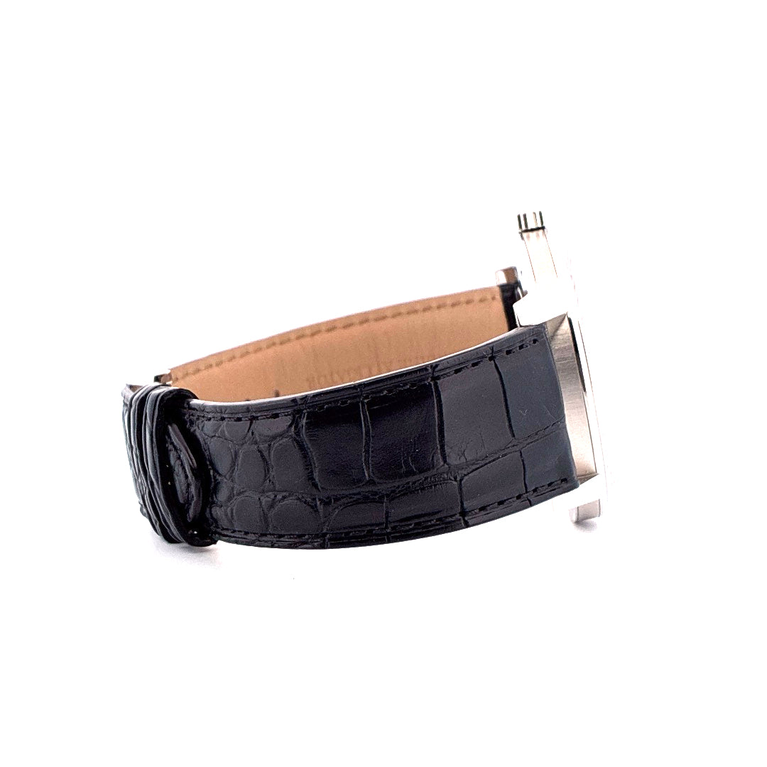 Vulcain 50s Presidents Watch Automatik mit schwarzem Krokolederarmband und Edelstahldetails im Seitenprofil