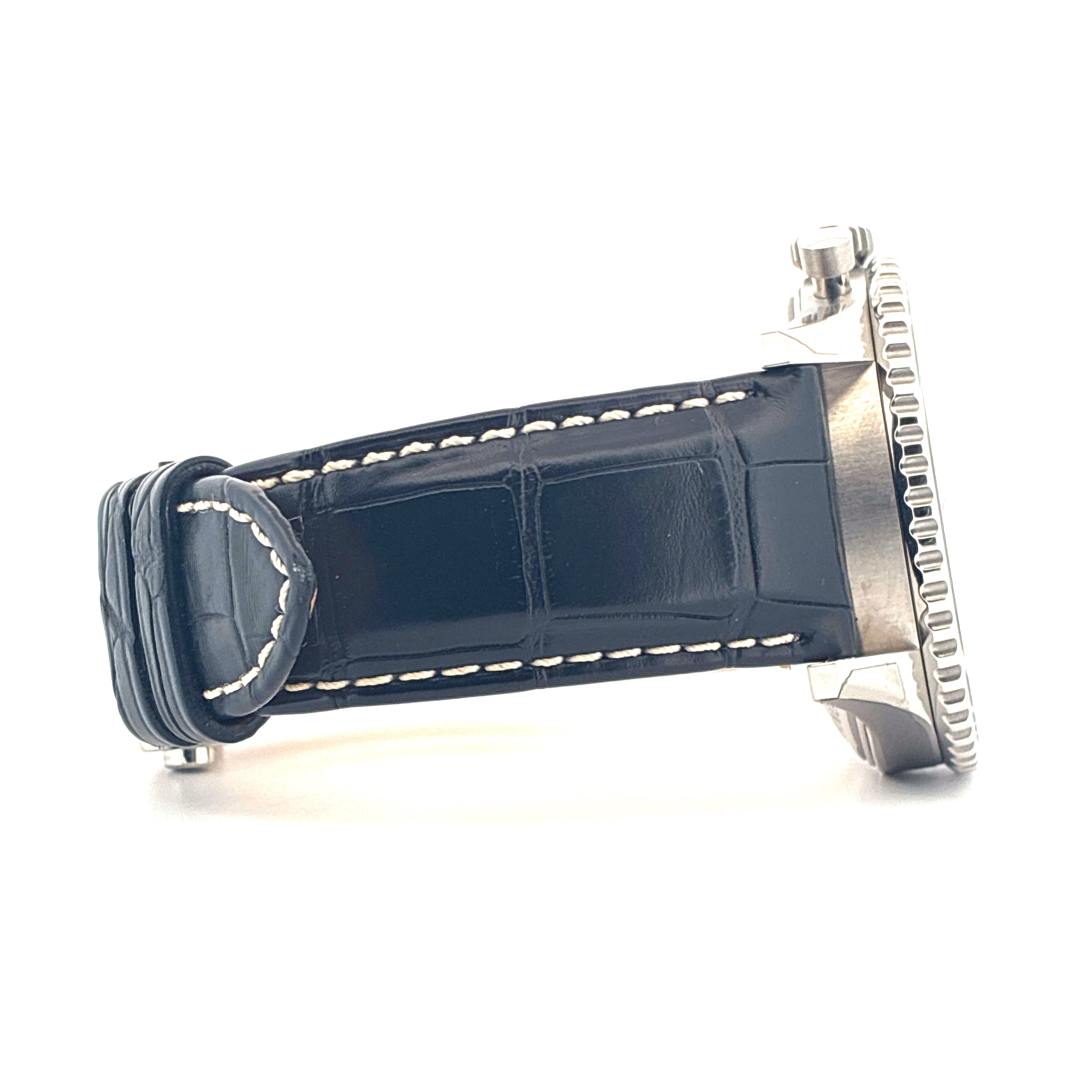 Breitling - Navitimer 1 B01 Chronograph 43 / Ice Dial / very good condt. / leather strap / Full-Set 2023 - [product_sku]