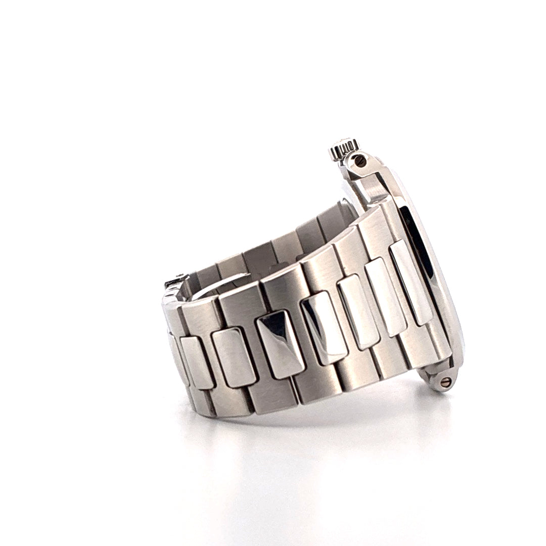 Patek Philippe Nautilus 5712/1A-001 Edelstahl Seitenansicht mit Armband auf weißem Hintergrund