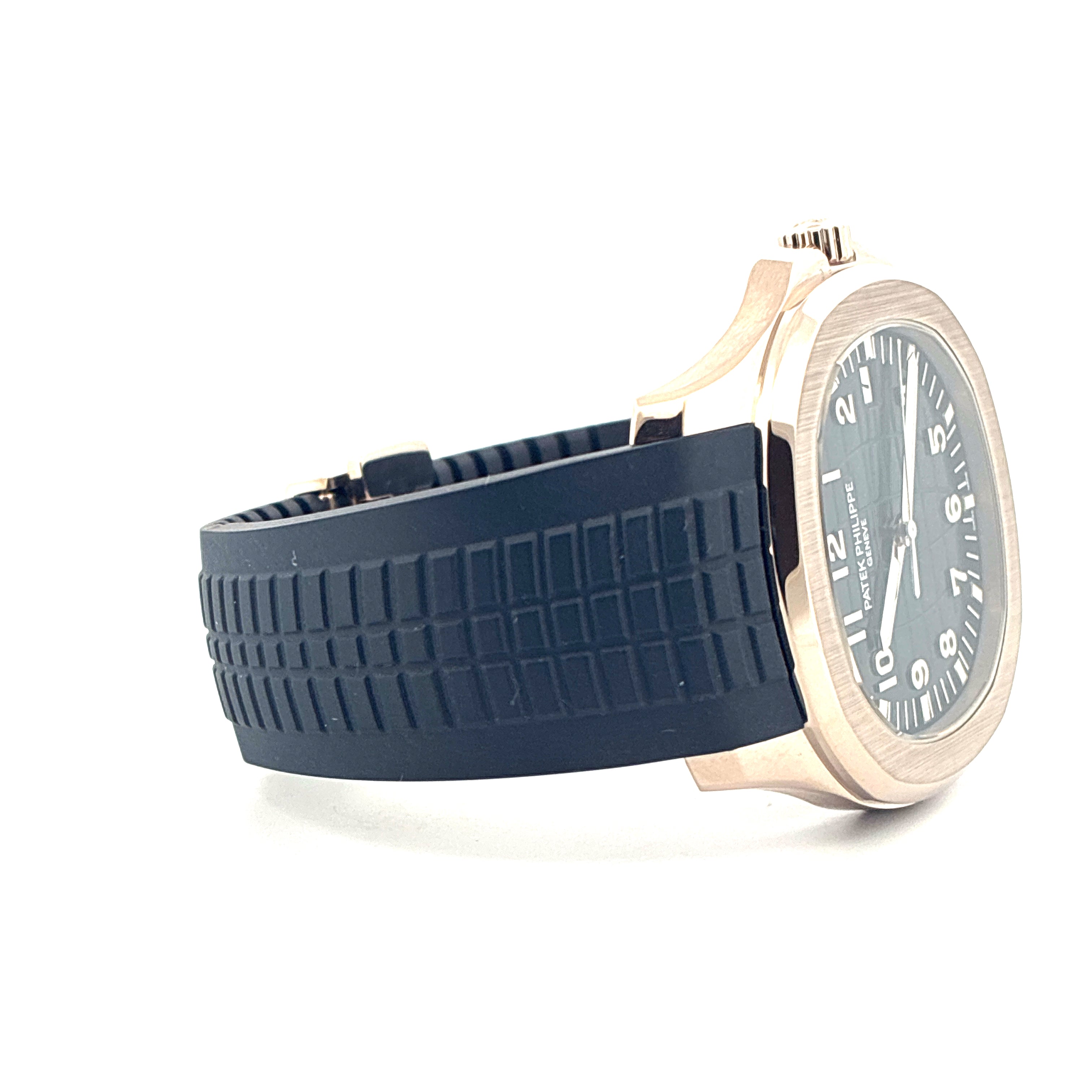 Aquanaut / Rubber Strap / White Gold / Blue Dial in Very Good Condition / Full Set / 2021