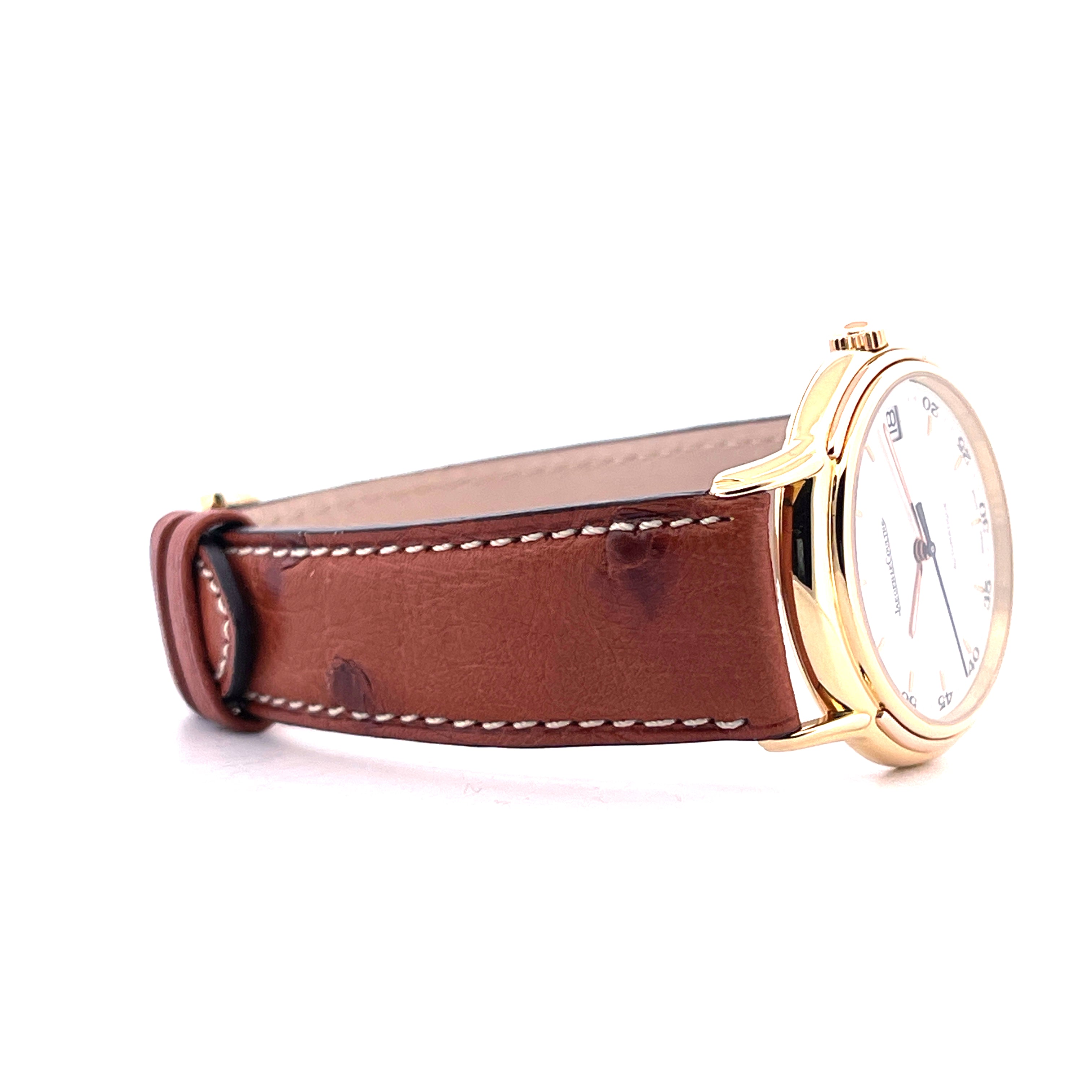 Seitenansicht einer Jaeger LeCoultre Odysseus Automatik Uhr aus Gelbgold mit braunem Lederarmband