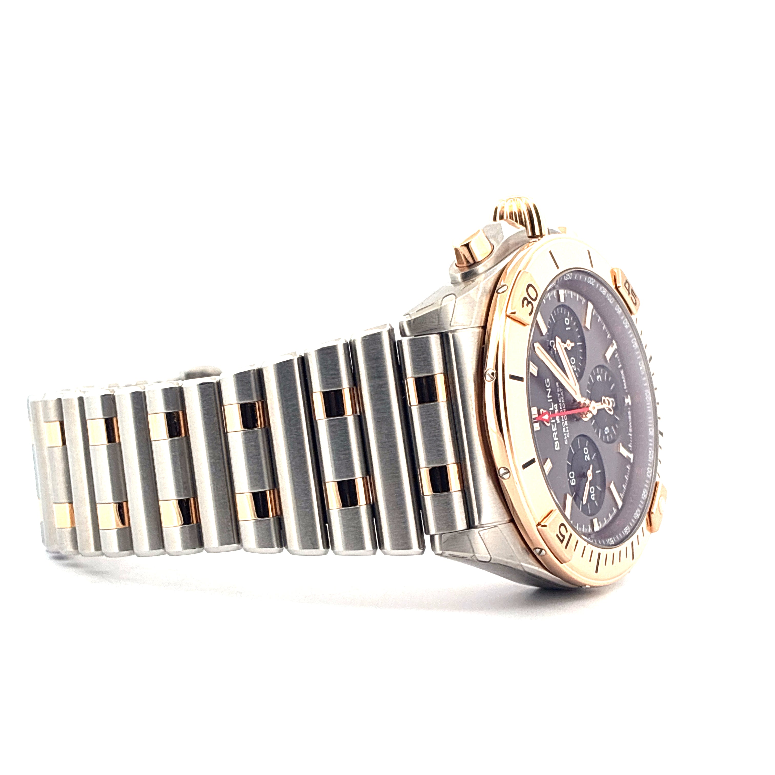 Chronomat B01 42 / Bicolor / Grey Dial / Stickers / Very good condt. / Full-Set / 2024
