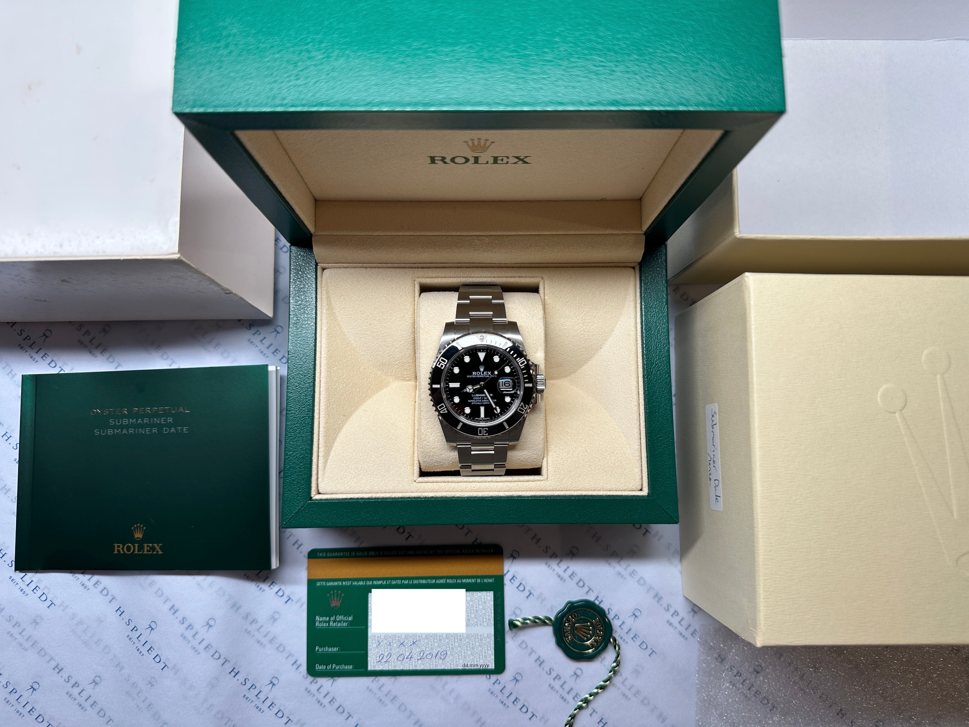 Submariner Date 116610LN / Box and Paper / -2019-