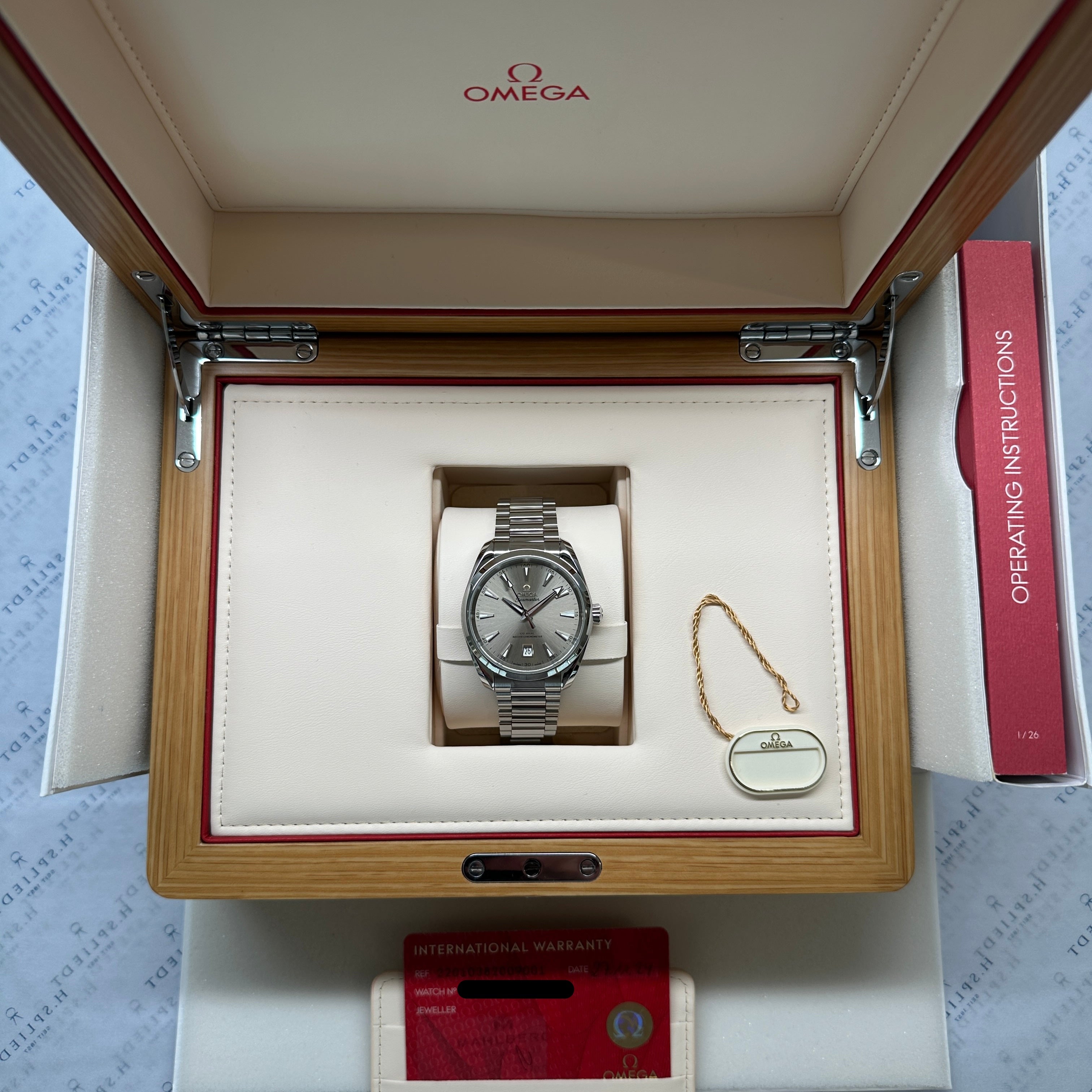 Omega - Seamaster Aqua Terra 150M Champagne Dial (38mm) / Full Set / very good Condition / Germany / Nov. 2024 - [product_sku]