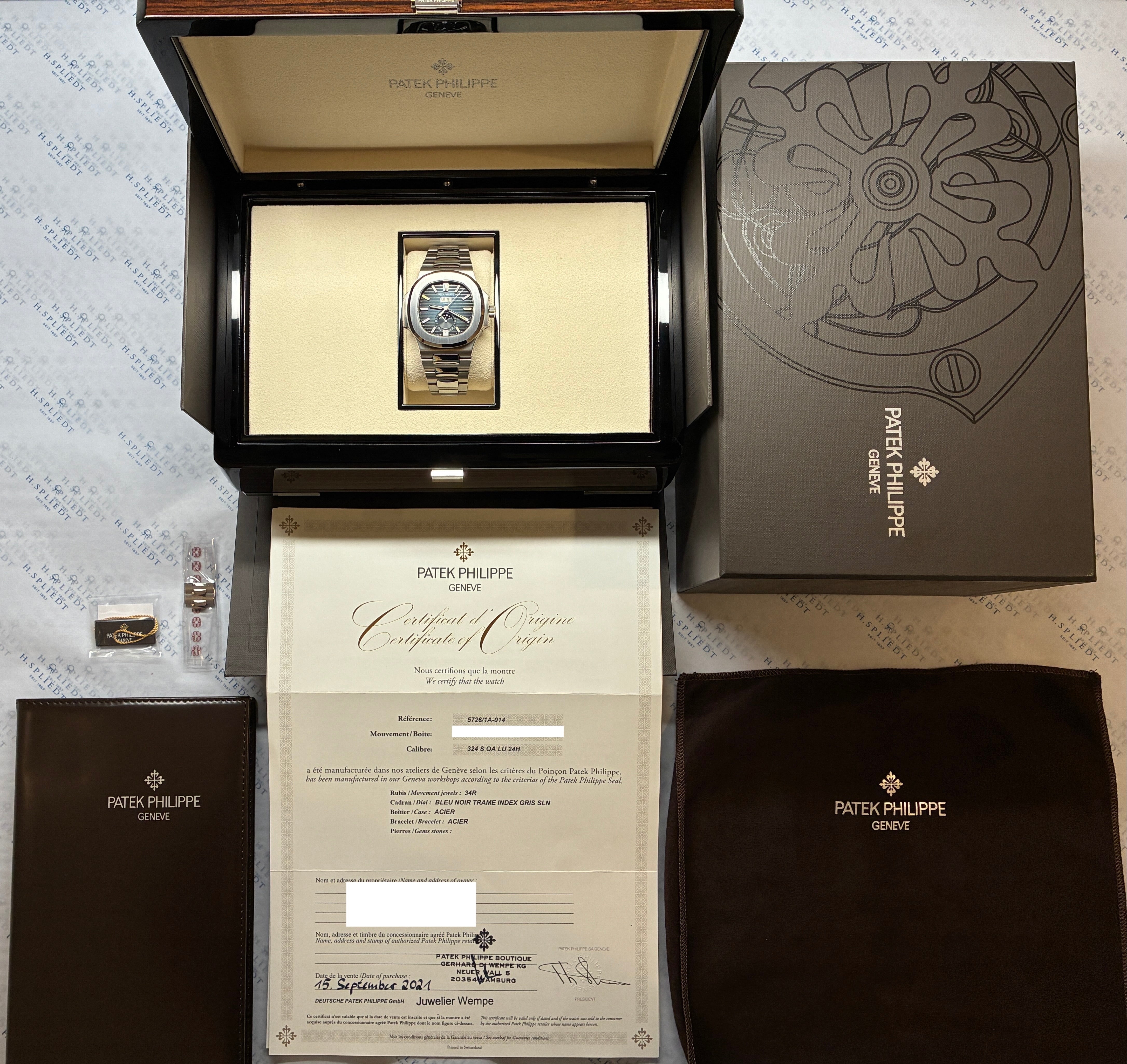Nautilus / annual calendar  / Full-Set / 2021