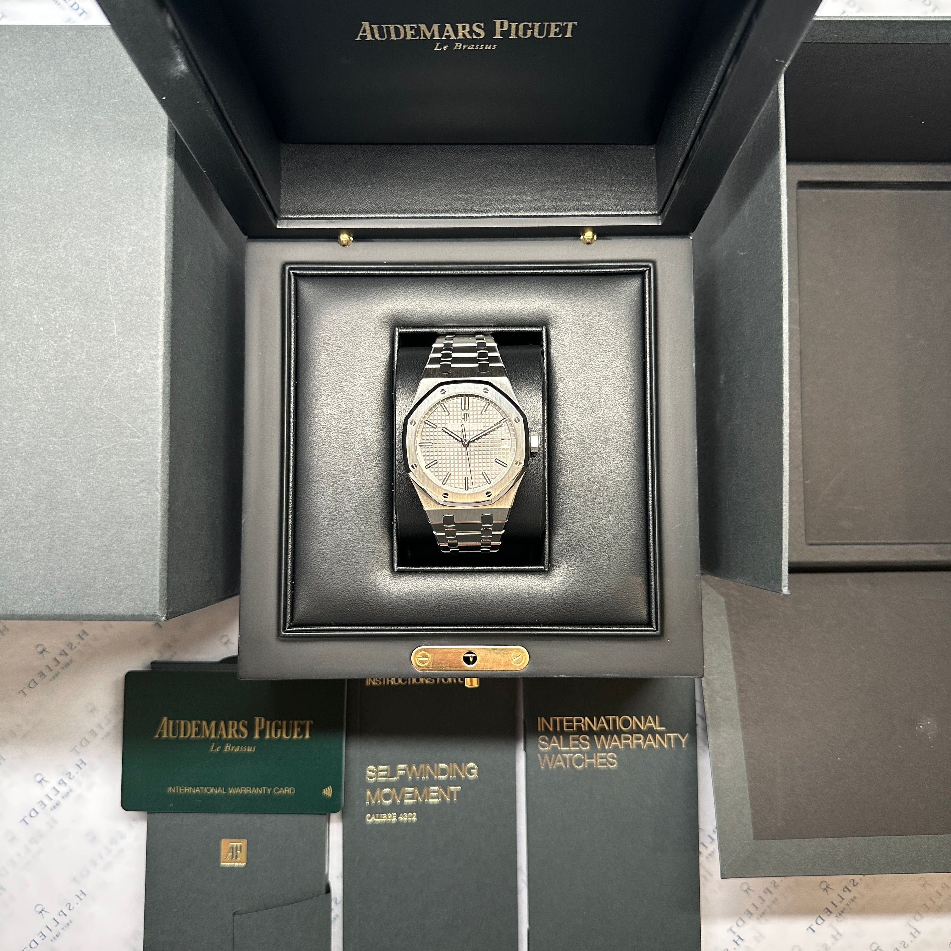 Audemars Piguet Royal Oak 15500ST Grey