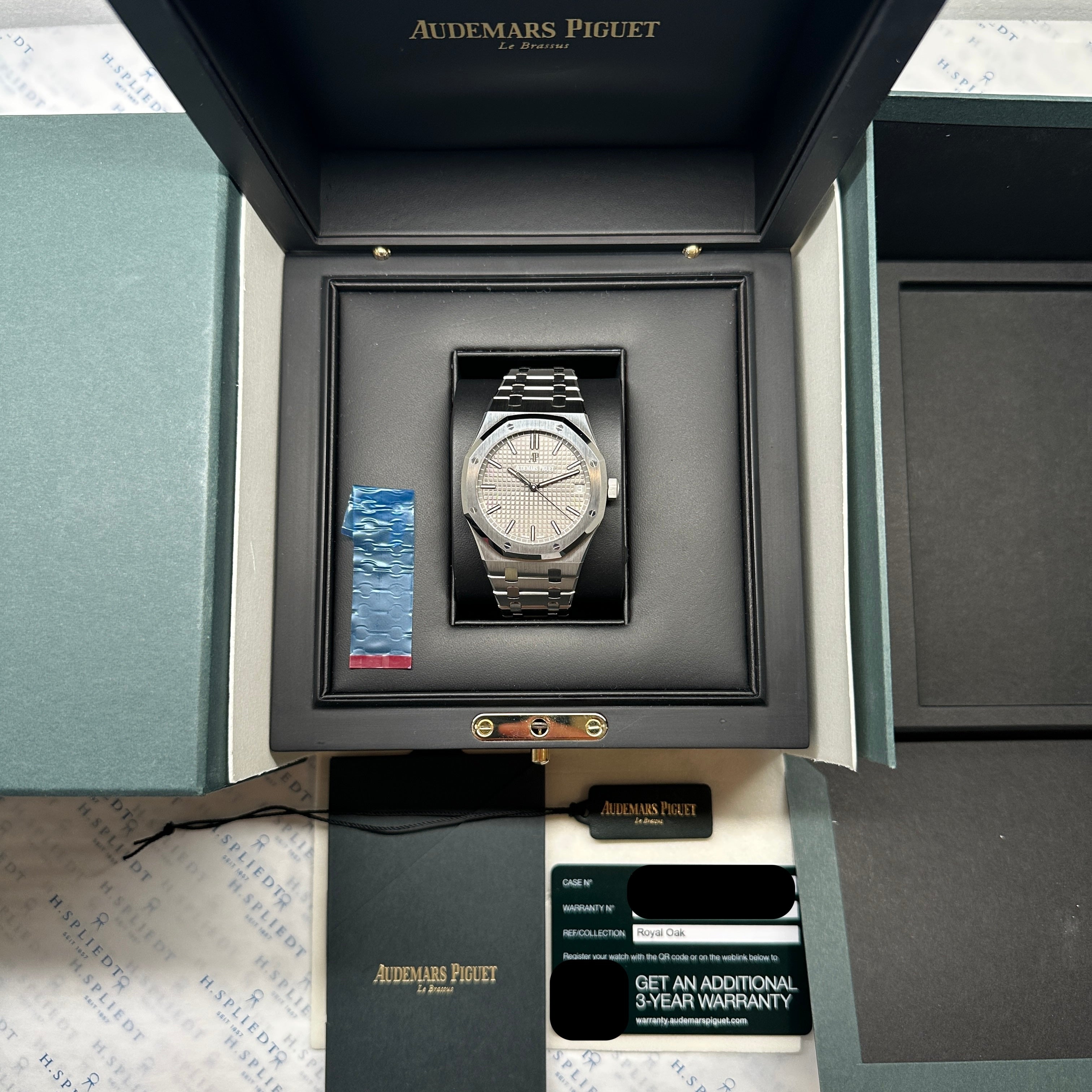 Royal Oak 41mm / Ref. 15500ST.OO.1220ST.02 / Grey Dial / premium Condition nearly unworn / Full Set / Germany 2021