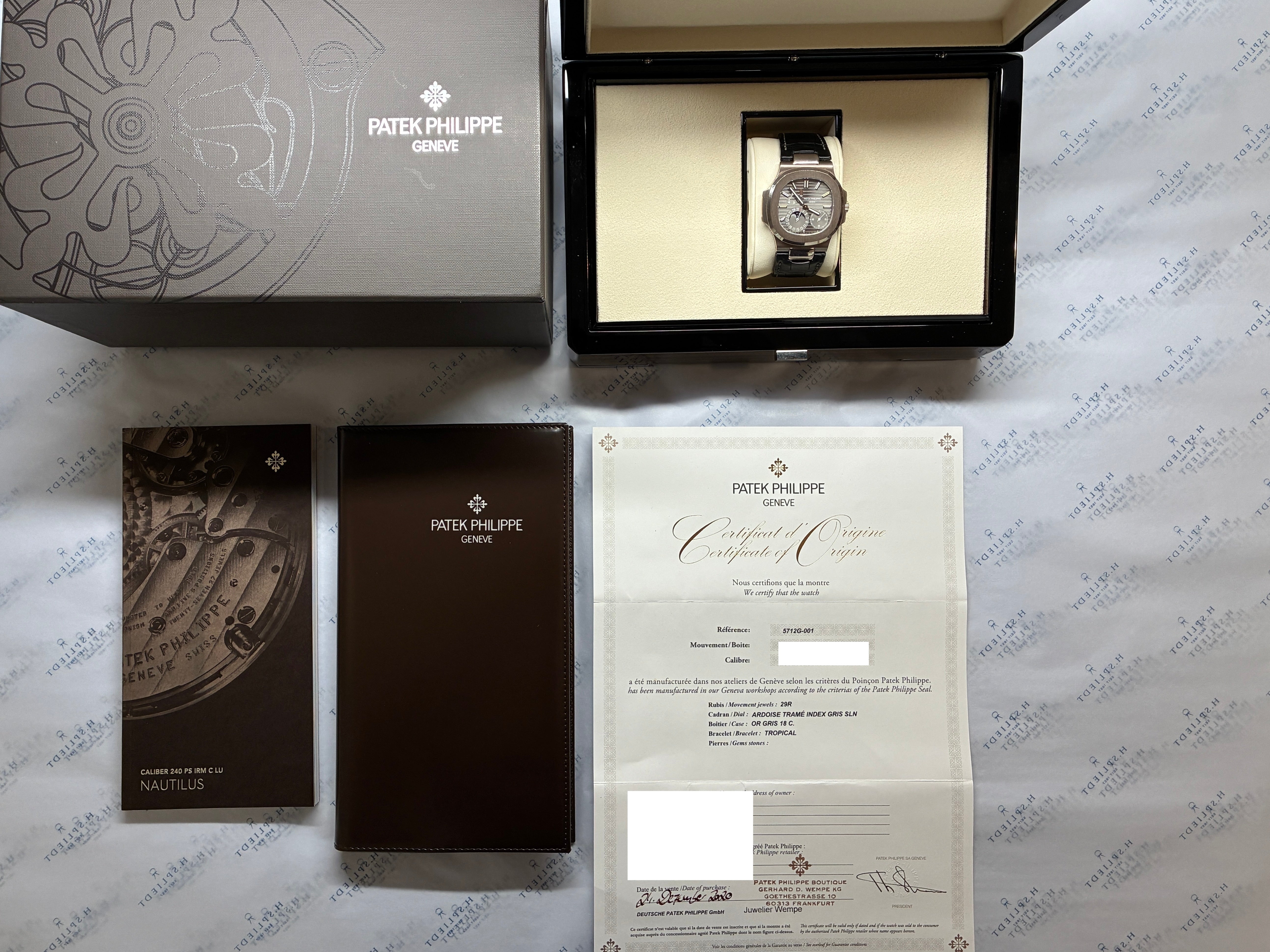 Patek Philippe - Nautilus / Whitegold / Box & Papers / 2020 - [product_sku]