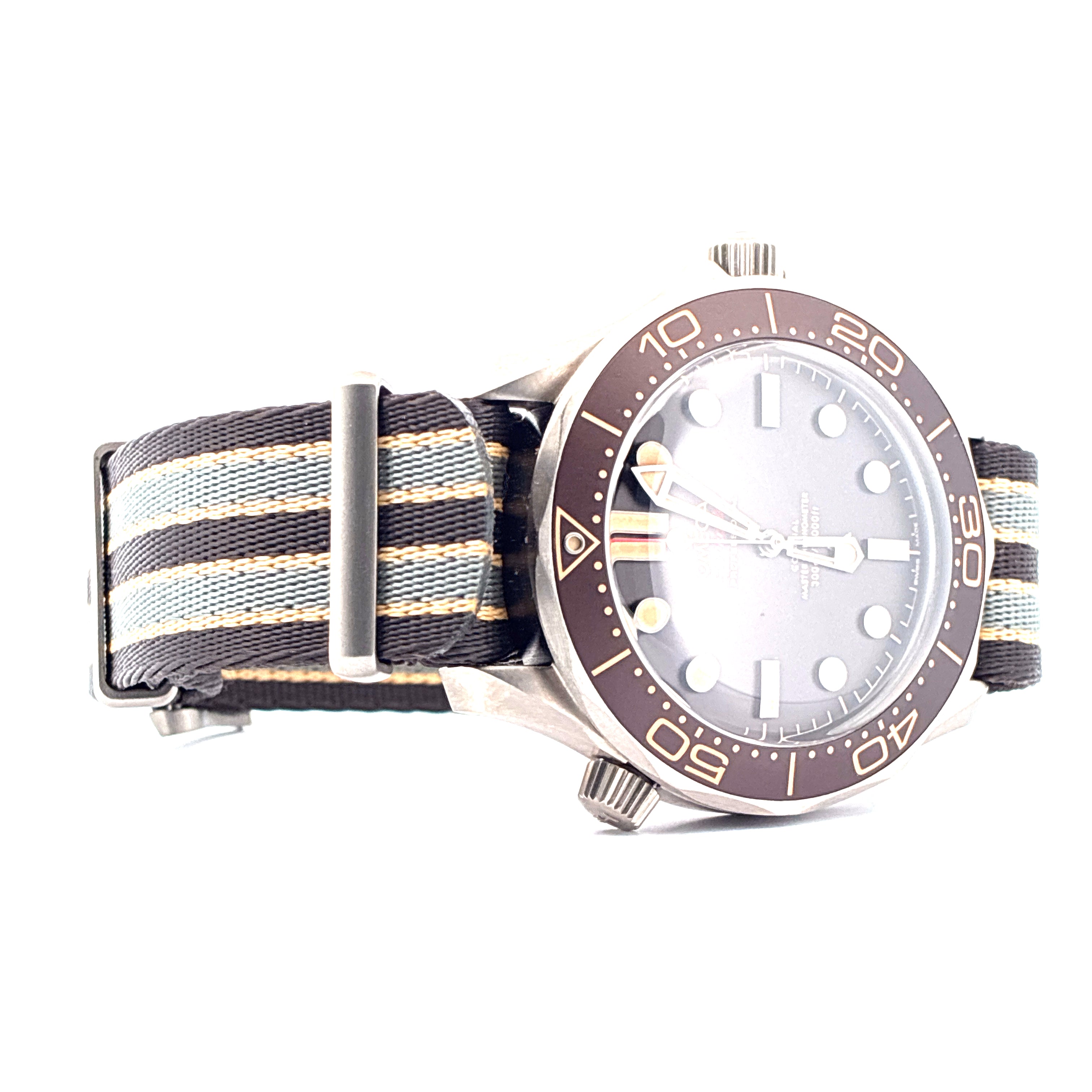 Seamaster Diver 300 M 007 James Bond / very good condt. / Box & Papers / 2021